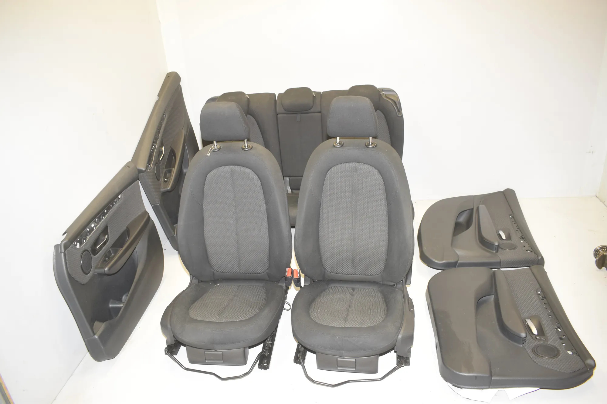 Seat set · BMW 2 Gran Tourer (F46) 216 d 2015