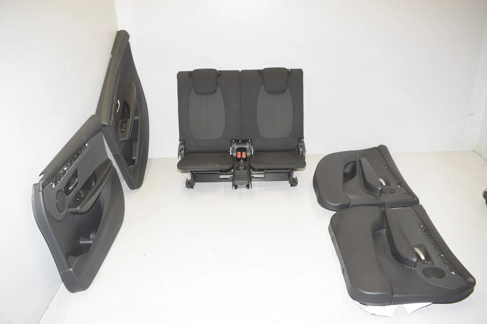 Seat set · BMW 2 Gran Tourer (F46) 216 d 2015 – 8