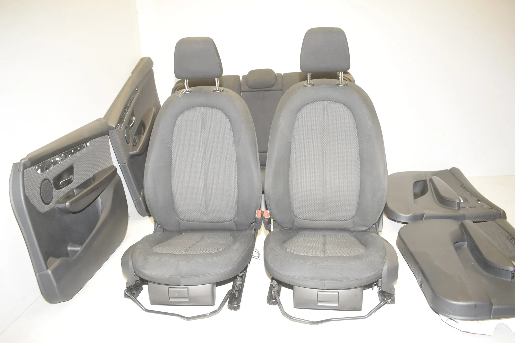 Seat set · BMW 2 Gran Tourer (F46) 216 d 2015 – 4