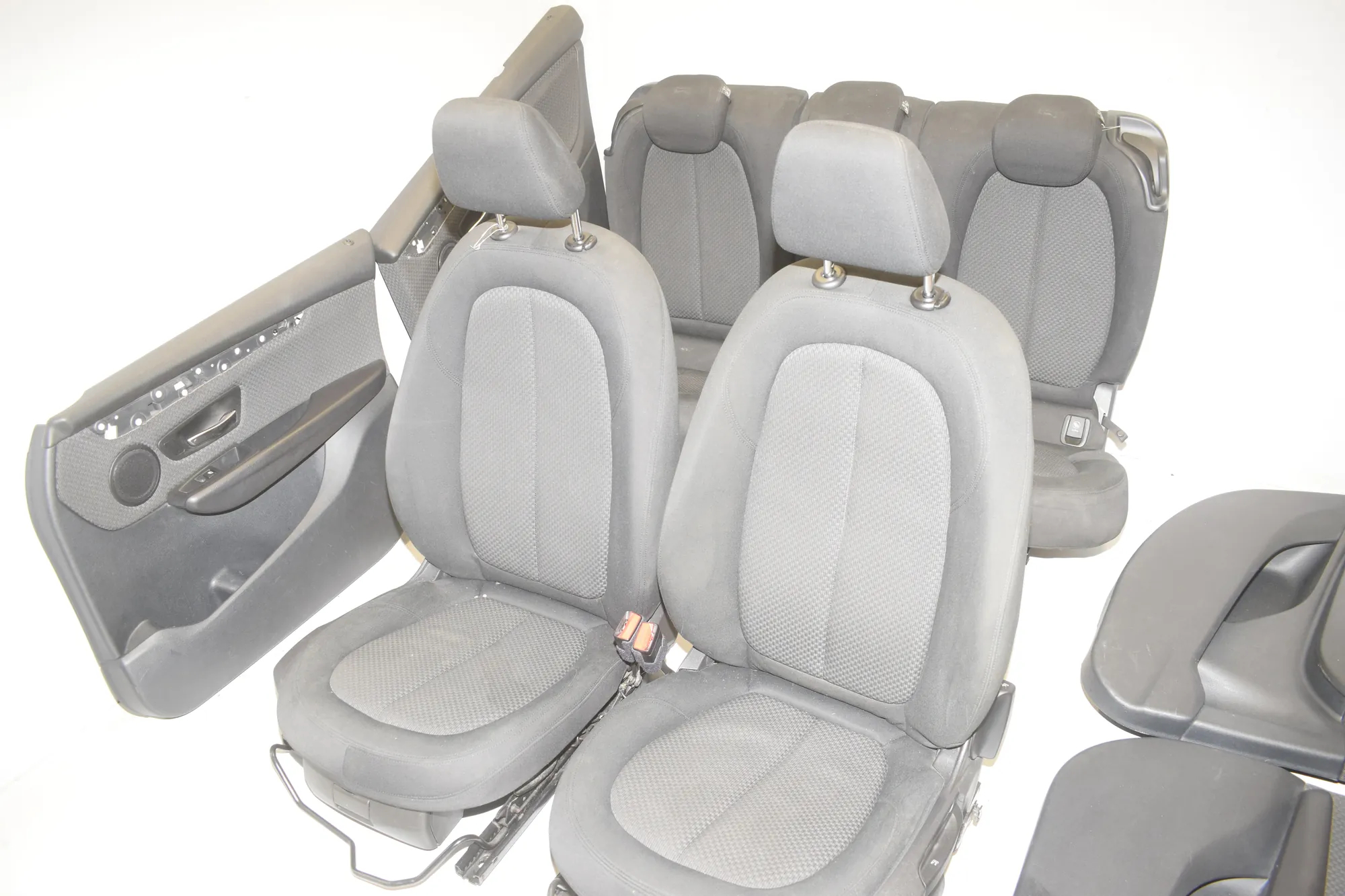 Seat set · BMW 2 Gran Tourer (F46) 216 d 2015 – 5