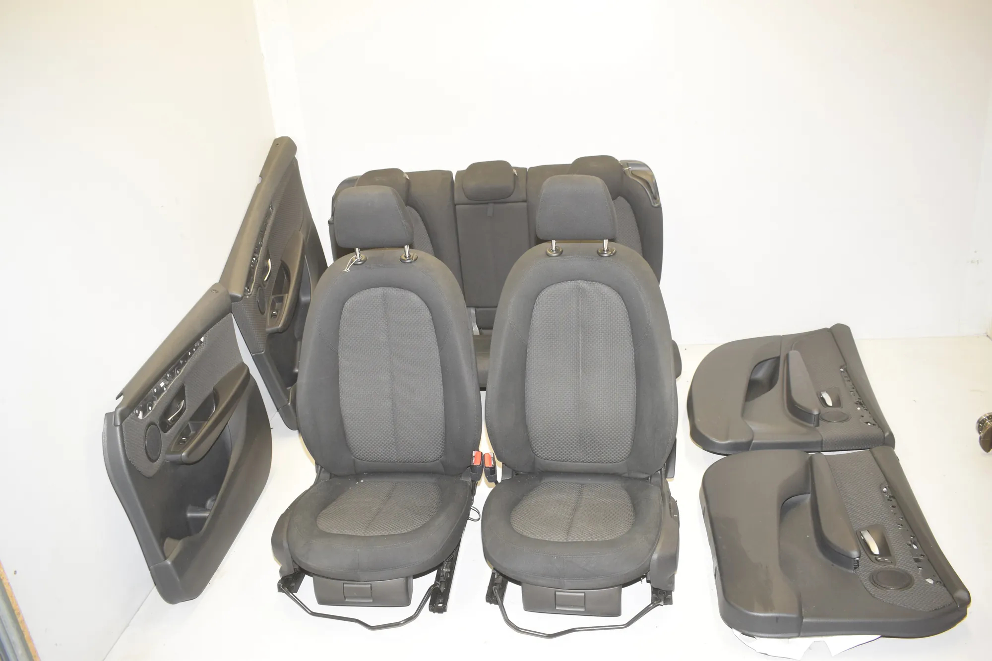 Seat set · BMW 2 Gran Tourer (F46) 216 d 2015 – 2