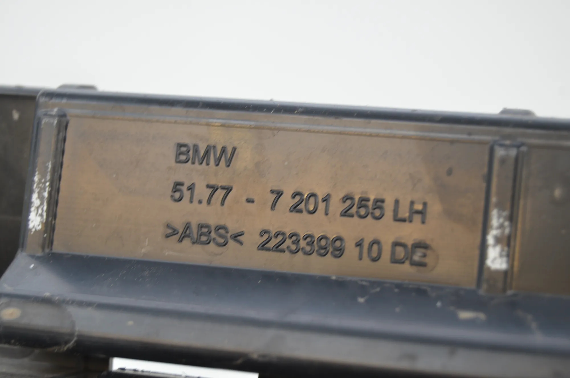 Sideskirt Bracket – OEM 7201258 · BMW 5 Gran Turismo (F07) 535 d xDrive 2014 – 7