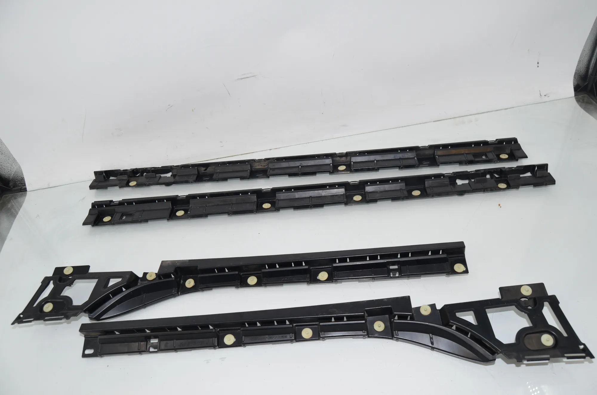 Sideskirt Bracket – OEM 7201258 · BMW 5 Gran Turismo (F07) 535 d xDrive 2014 – 2