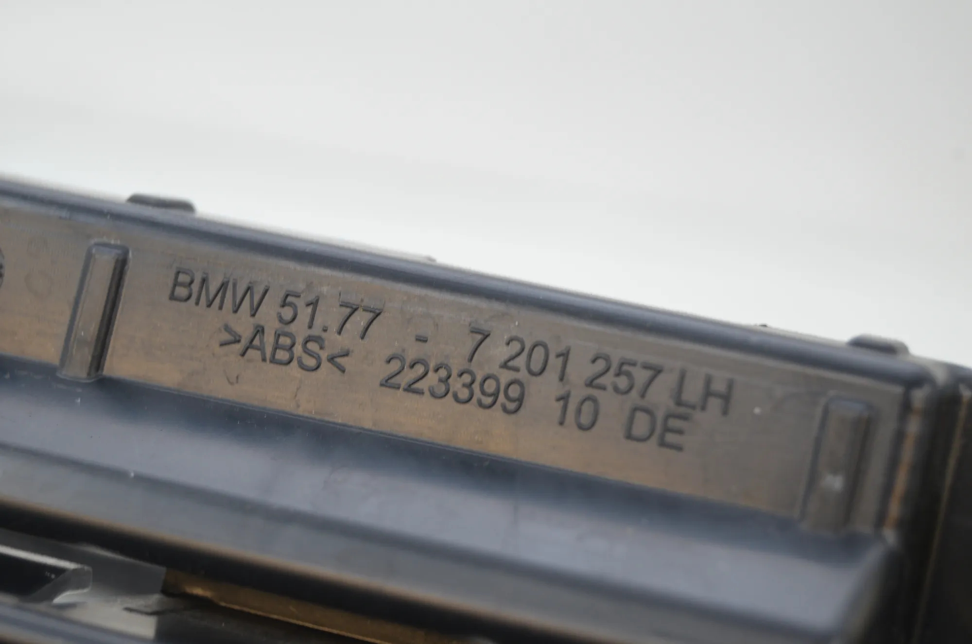 Sideskirt Bracket – OEM 7201258 · BMW 5 Gran Turismo (F07) 535 d xDrive 2014 – 5