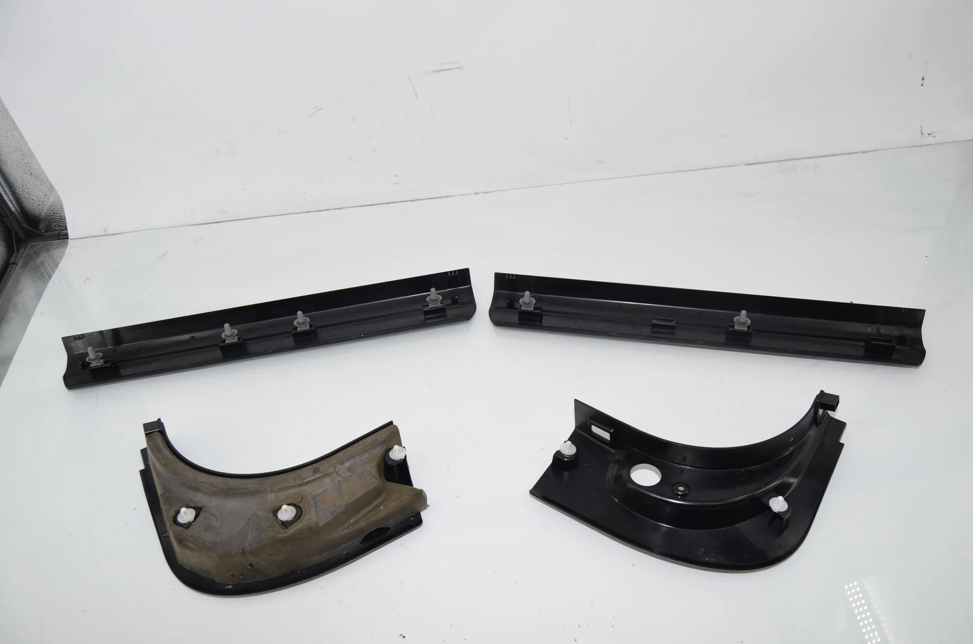 Front Right Interior Step Trim – OEM 9162721 · BMW 5 Touring (F11) 535 d 2011 – 3