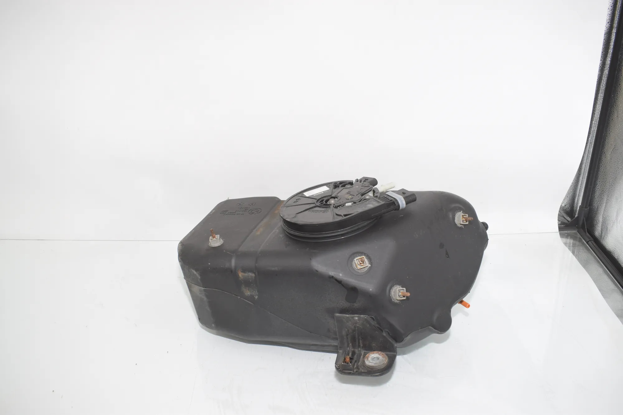 AdBlue Tank – OEM 7212607 · BMW 5 Gran Turismo (F07) 535 d xDrive 2014 – 3