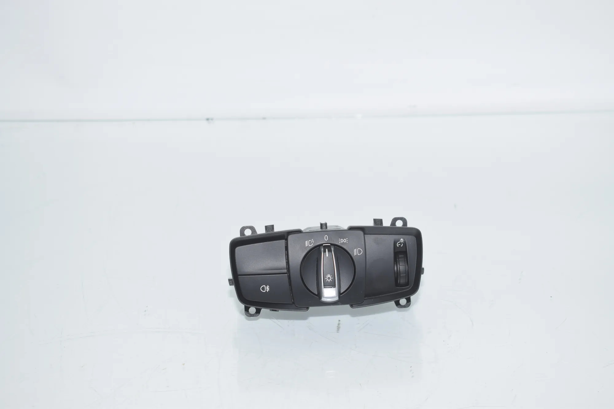Headlight Switch Control Unit – OEM 5A254A0 · BMW i3 (I01) s Electric 2022