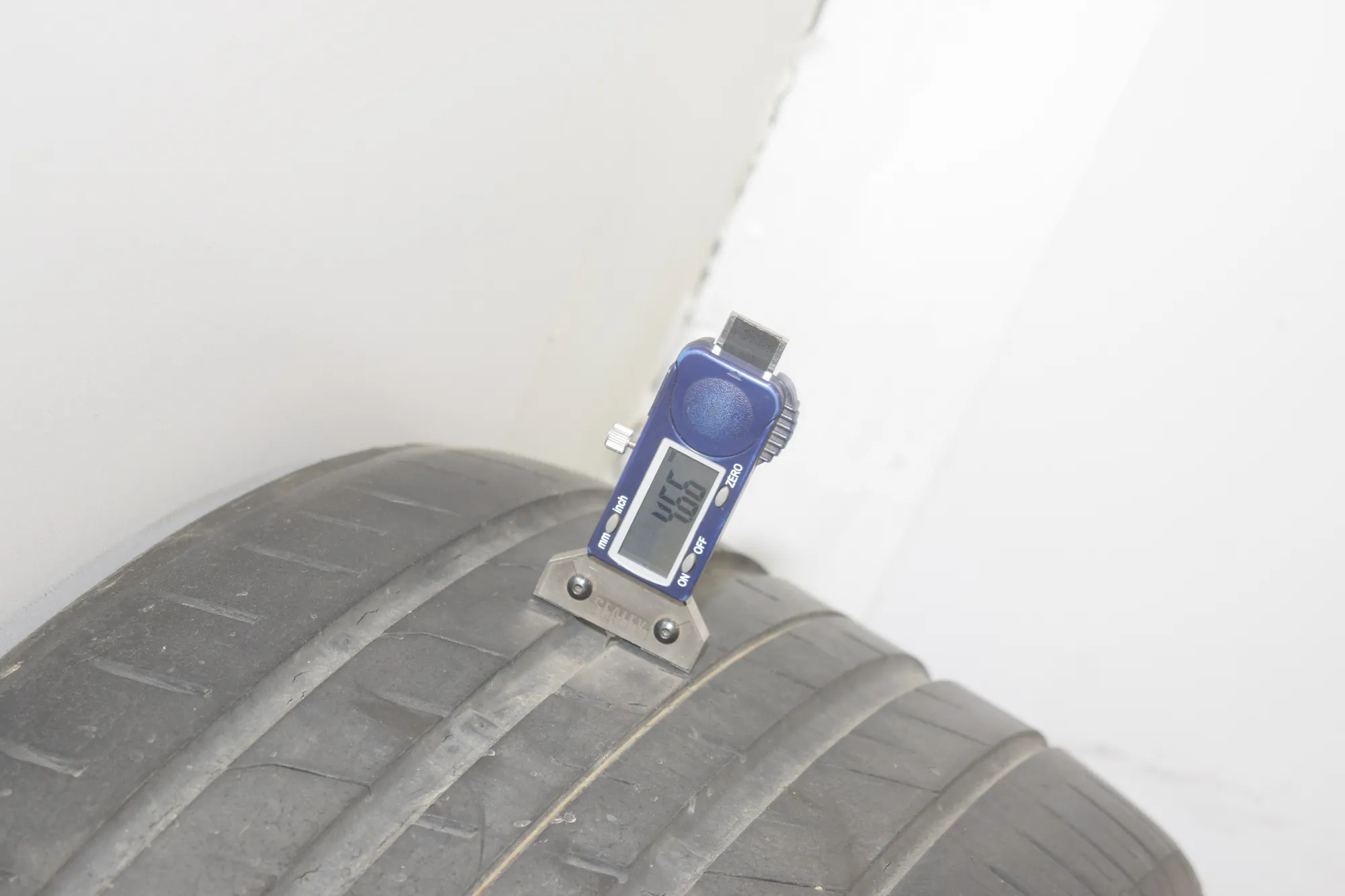 Tire · BMW 5 Gran Turismo (F07) BMW 5 Gran Turismo (F07) 528 i 2017 – 9
