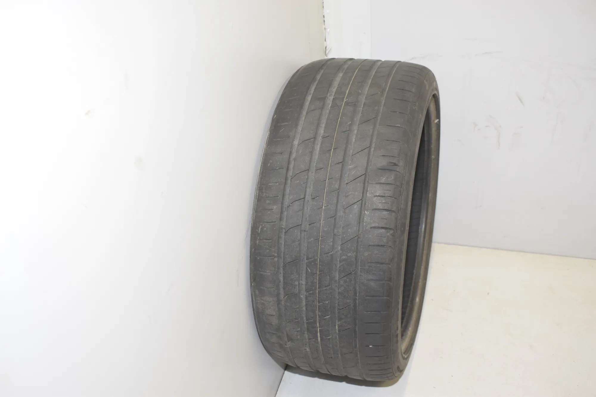 Tire · BMW 5 Gran Turismo (F07) BMW 5 Gran Turismo (F07) 528 i 2017 – 7
