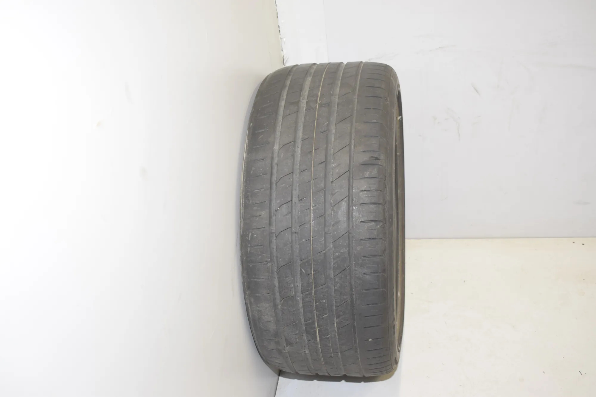 Tire · BMW 5 Gran Turismo (F07) BMW 5 Gran Turismo (F07) 528 i 2017 – 8