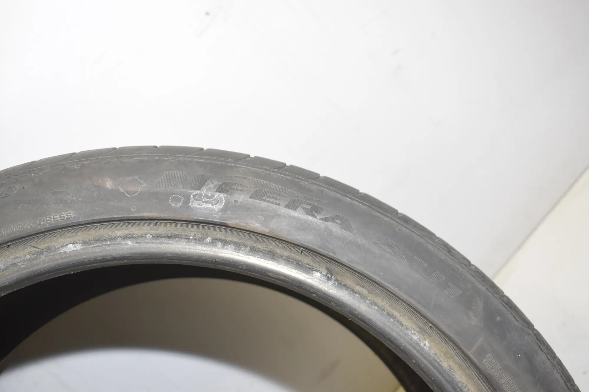 Tire · BMW 5 Gran Turismo (F07) BMW 5 Gran Turismo (F07) 528 i 2017 – 4