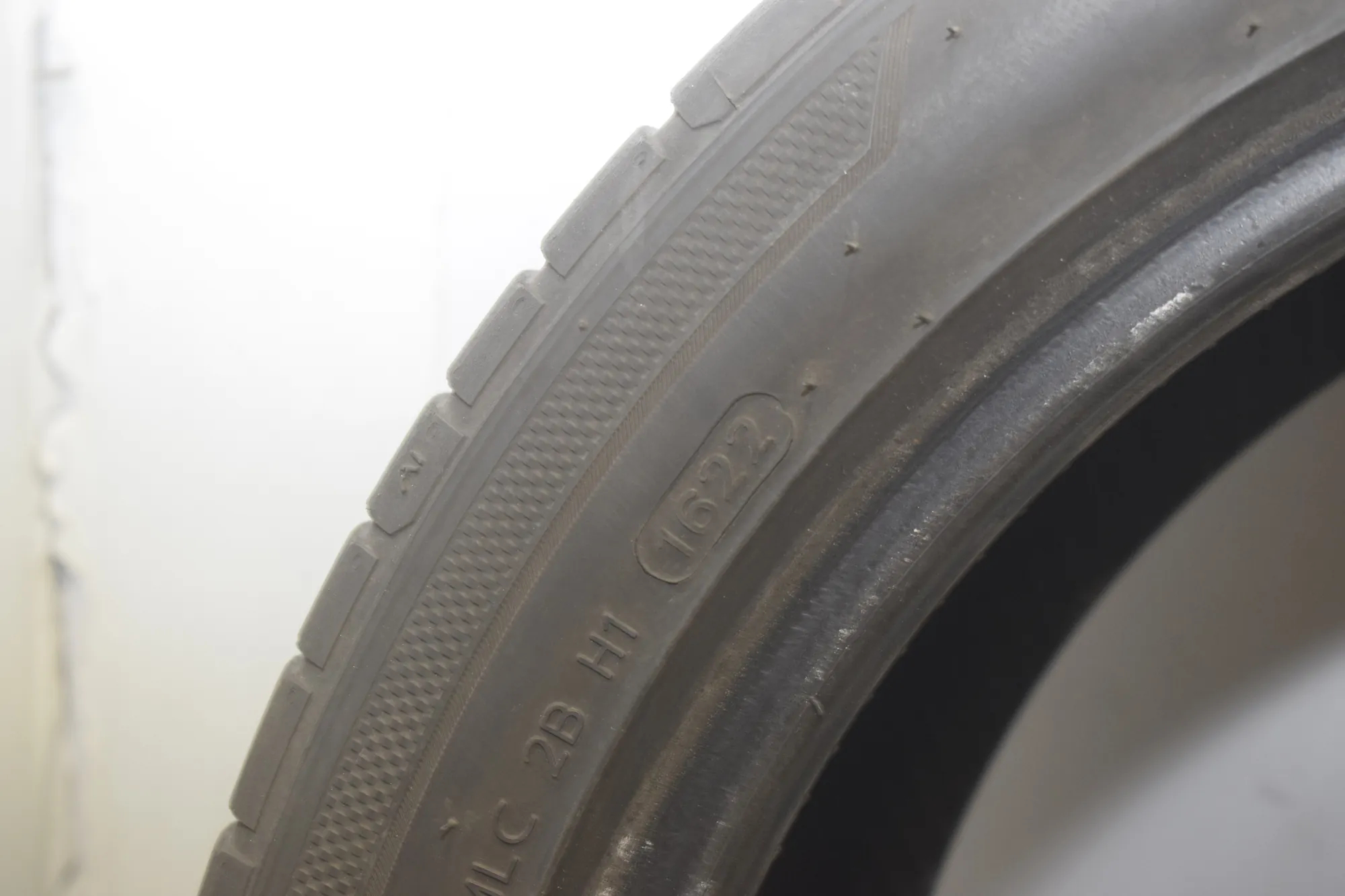 Tire · BMW 5 (F10) BMW 5 (F10) 520 d 2016 – 6