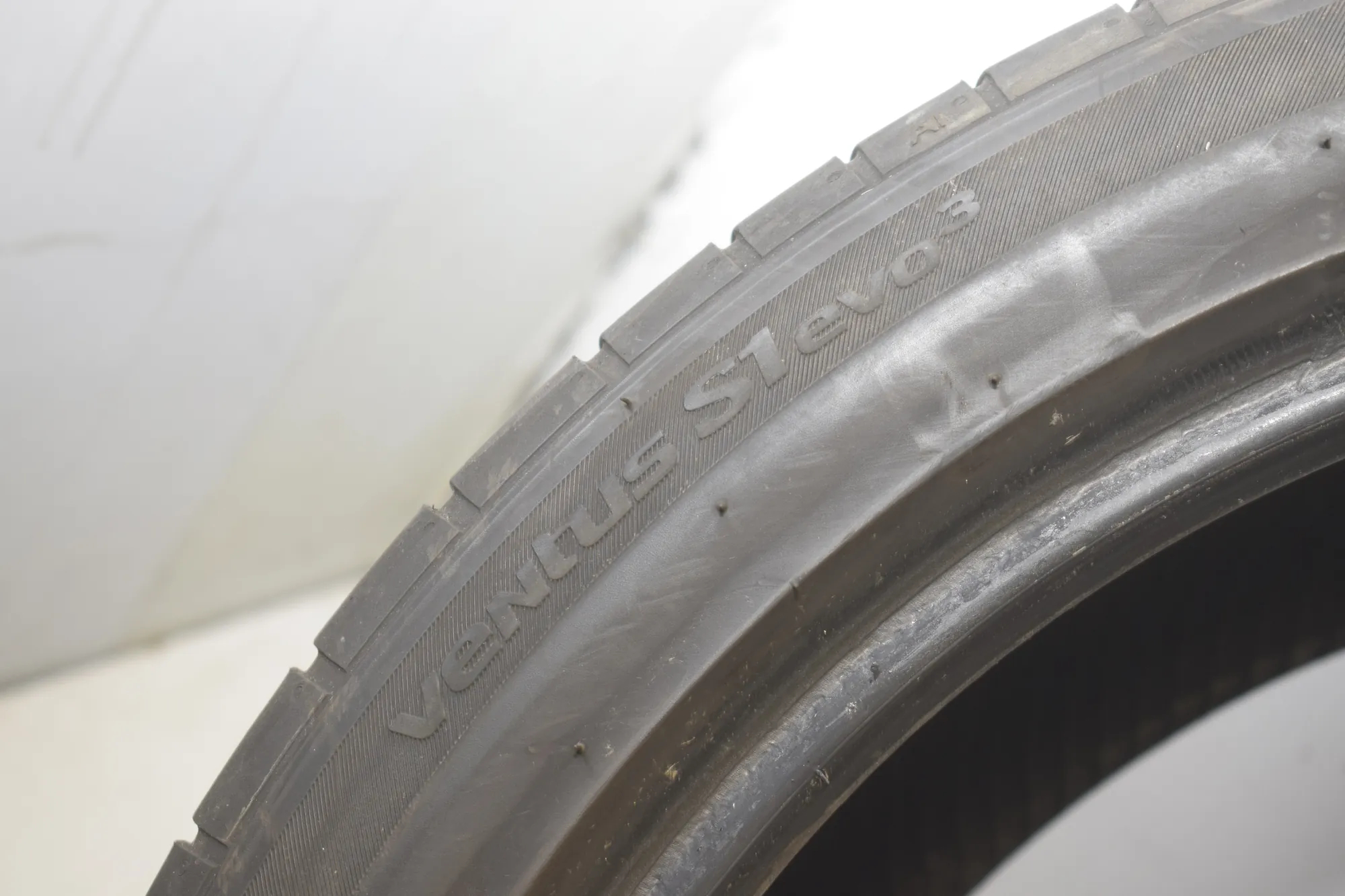 Tire · BMW 5 (F10) BMW 5 (F10) 520 d 2016 – 4