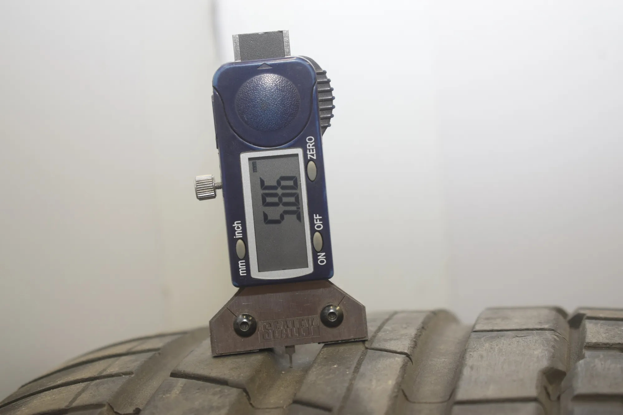 Tire · BMW 5 (F10) BMW 5 (F10) 520 d 2016 – 7