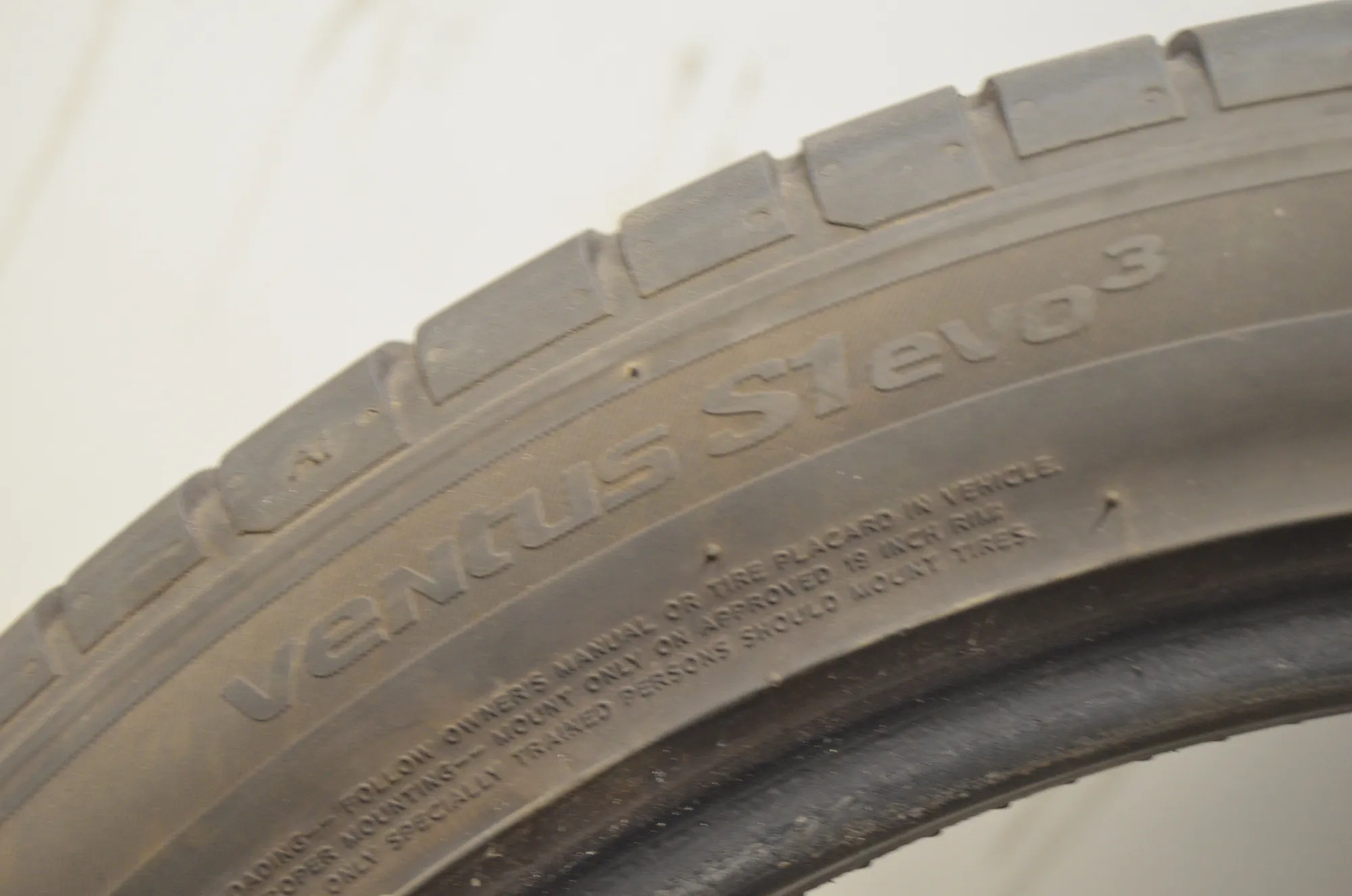 Tire · BMW 5 (F10) BMW 5 (F10) 520 d 2014 – 3