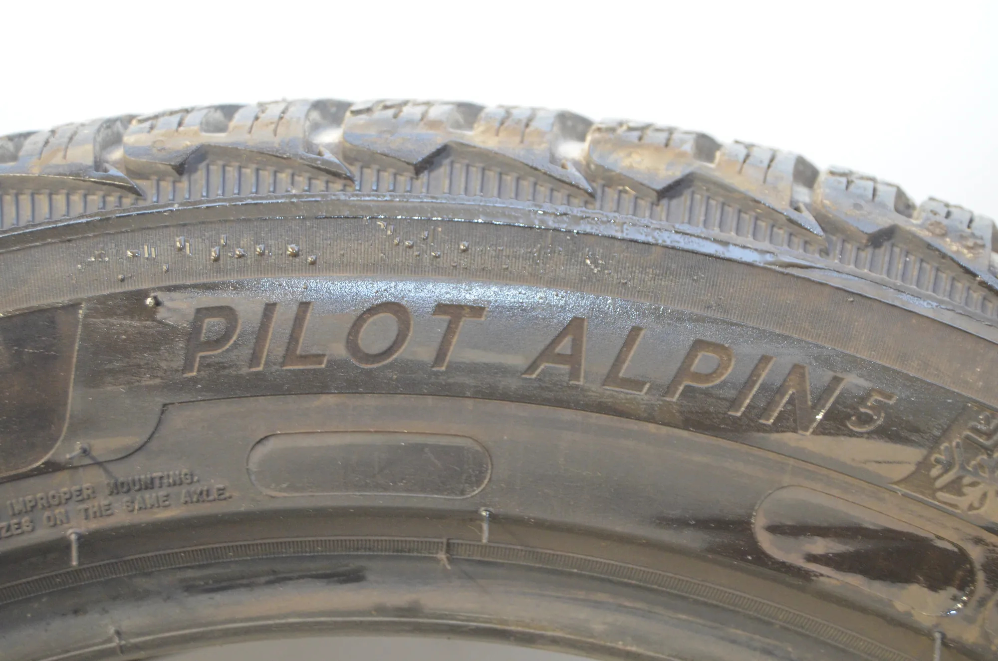 Tire · BMW 5 Touring (F11) BMW 5 Touring (F11) 2011 – 3