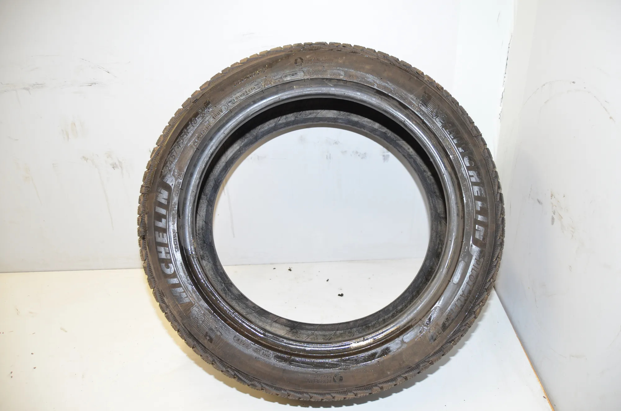 Tire · BMW 5 Touring (F11) BMW 5 Touring (F11) 2011