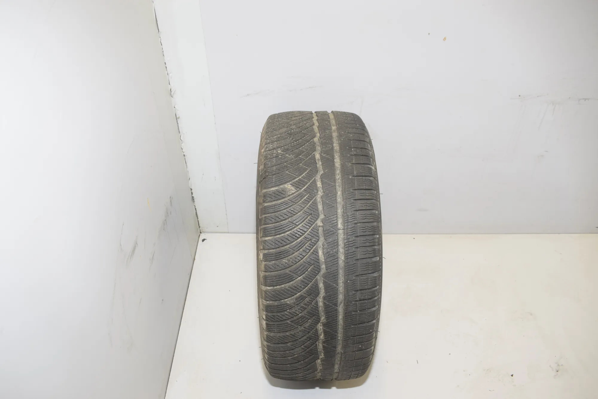 Tire · BMW 5 (F10) BMW 5 (F10) 518 d 2014 – 3