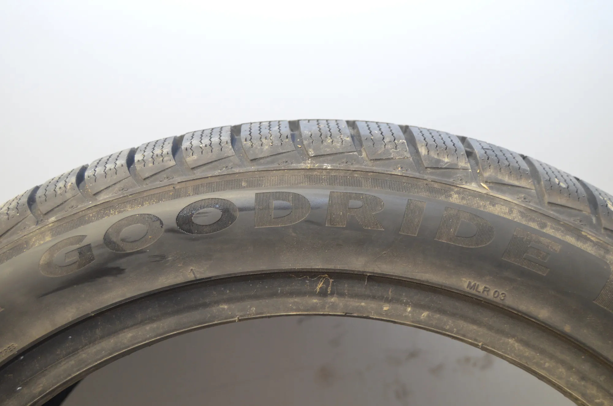 Tire · BMW 5 (F10) BMW 5 (F10) 518 d 2015 – 2