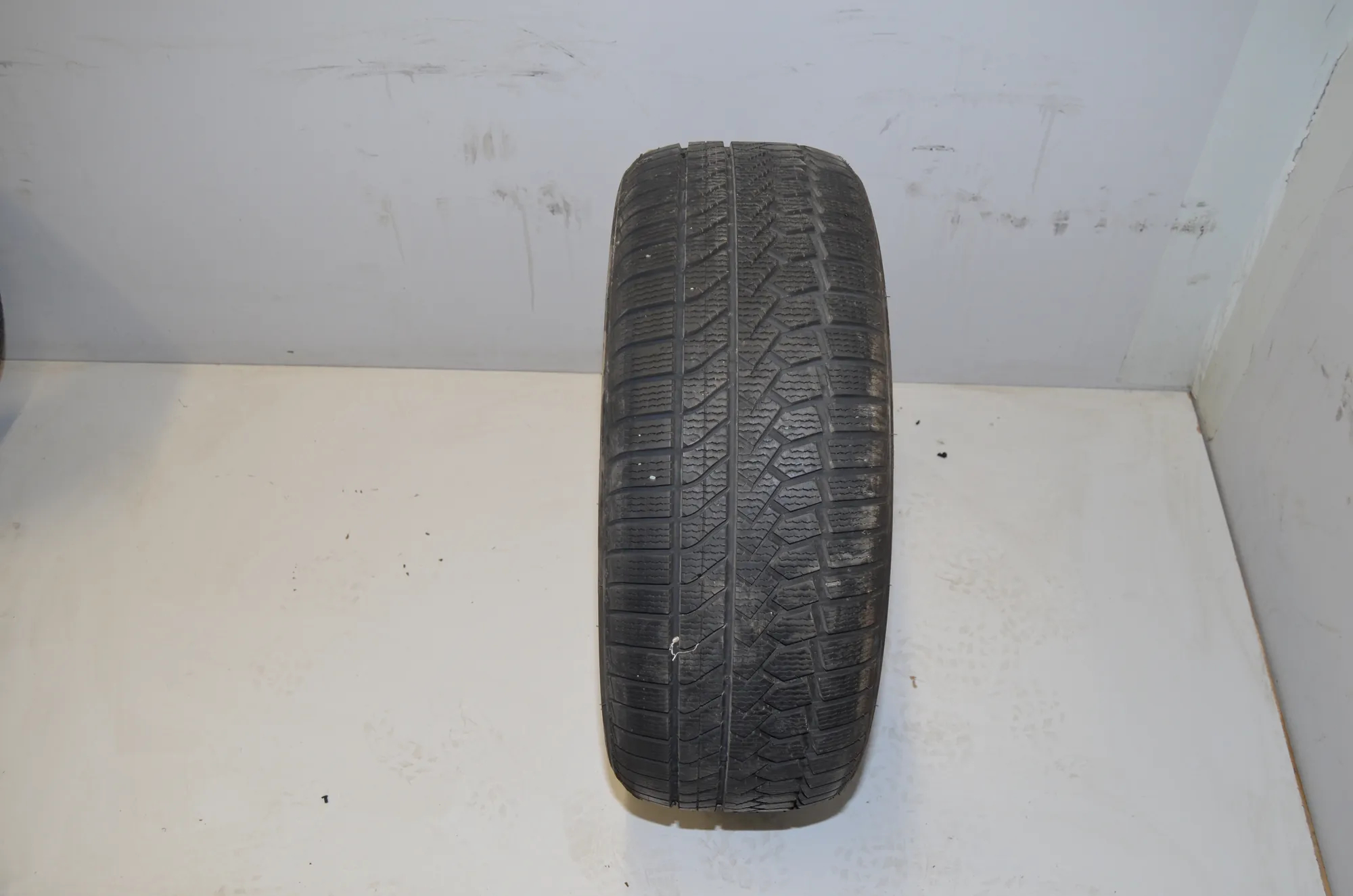 Tire · BMW 5 (F10) BMW 5 (F10) 518 d 2015 – 5