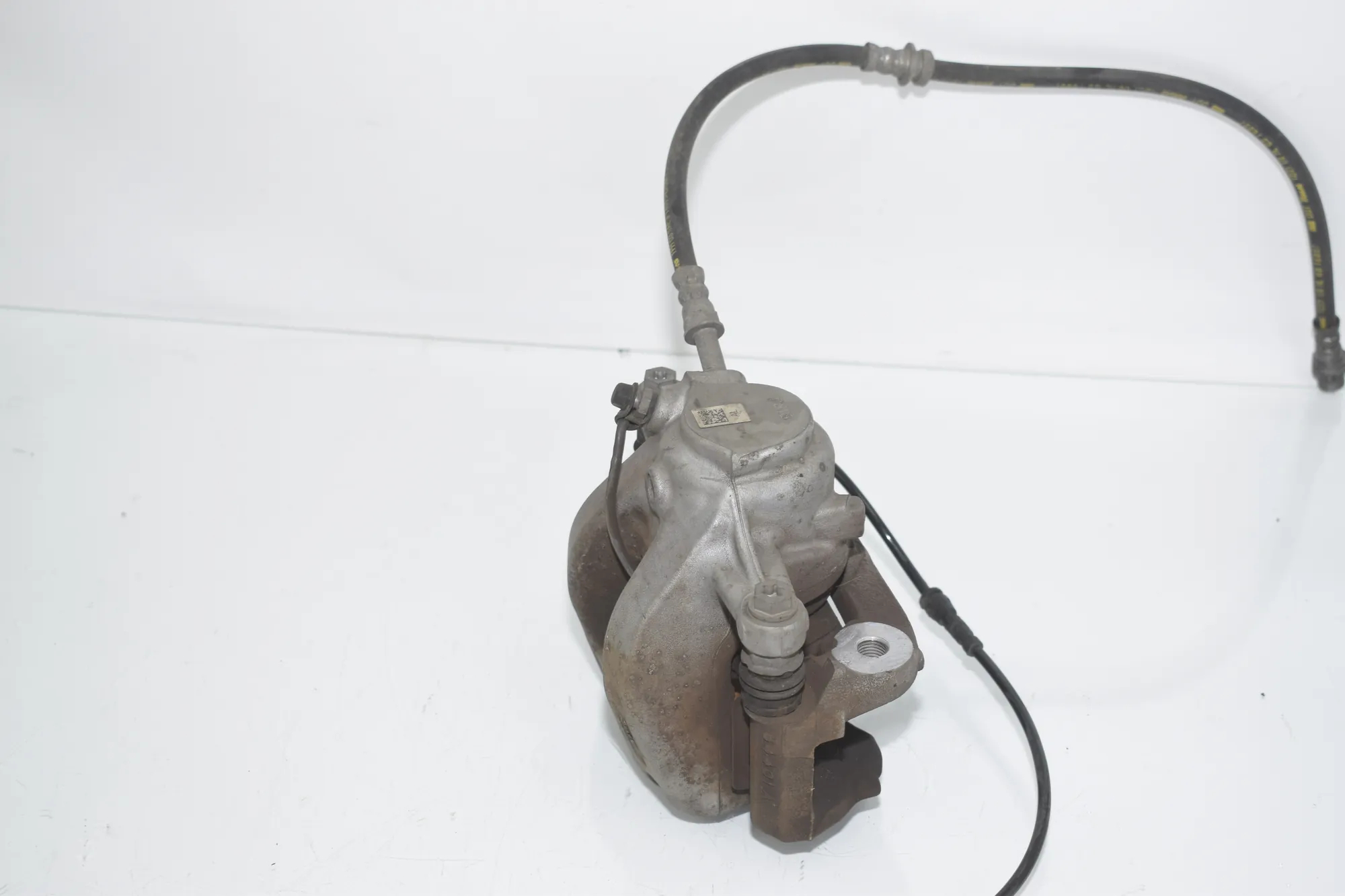 Front Left Brake Caliper – OEM 6860269 · BMW i3 (I01) s Electric 2022 – 3
