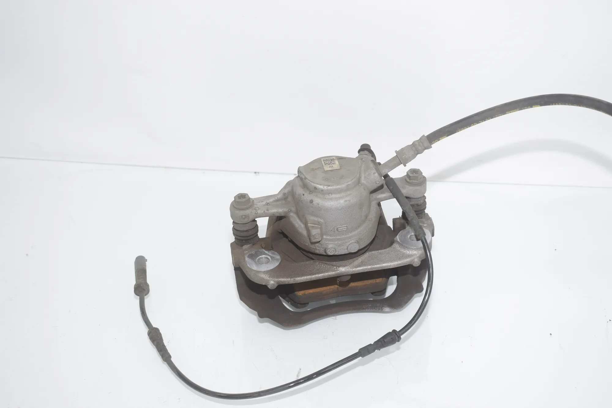 Front Left Brake Caliper – OEM 6860269 · BMW i3 (I01) s Electric 2022 – 2