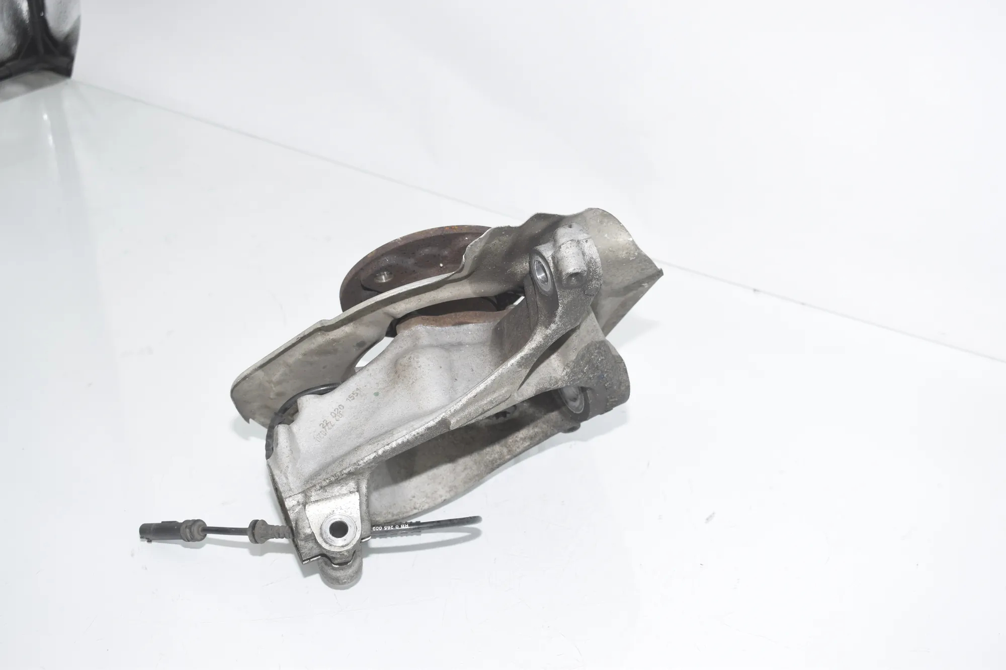 Front Left Wheel Hub – OEM 6852159 · BMW i3 (I01) s Electric 2022 – 4