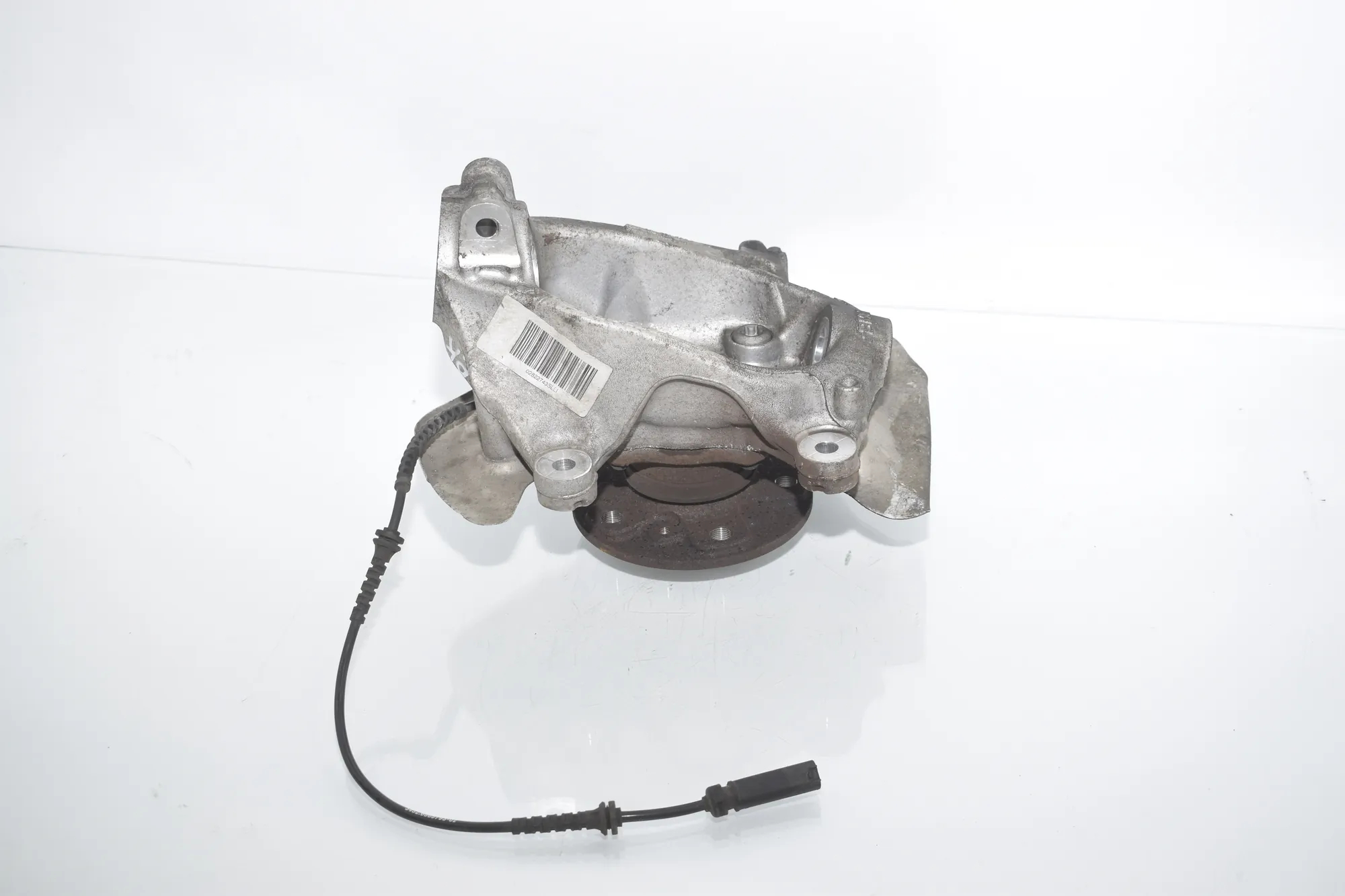 Front Left Wheel Hub – OEM 6852159 · BMW i3 (I01) s Electric 2022 – 2