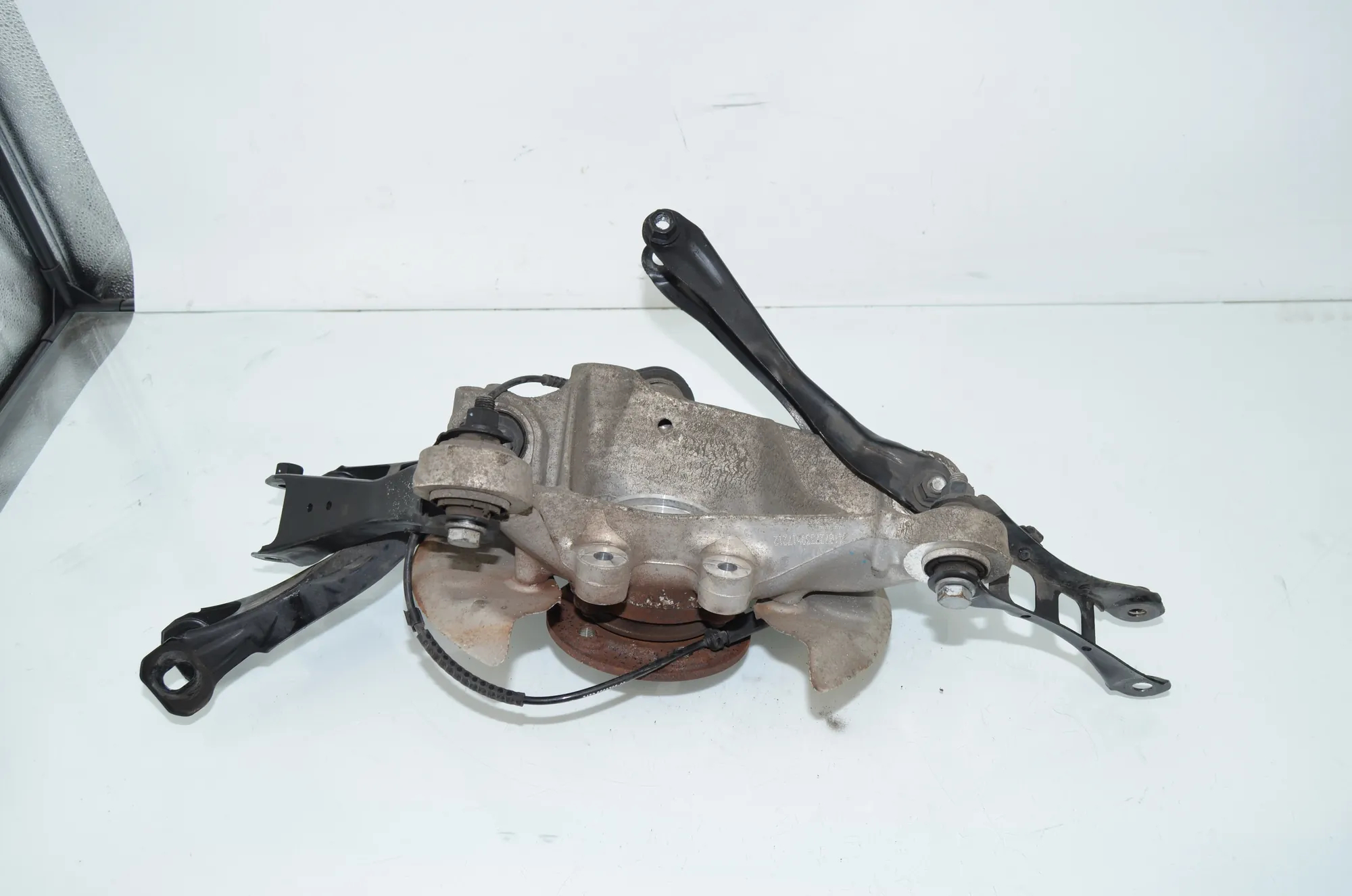 Rear Left Wheel Hub Spindle – OEM 6852161 · BMW i3 (I01) s Electric 2022 – 4