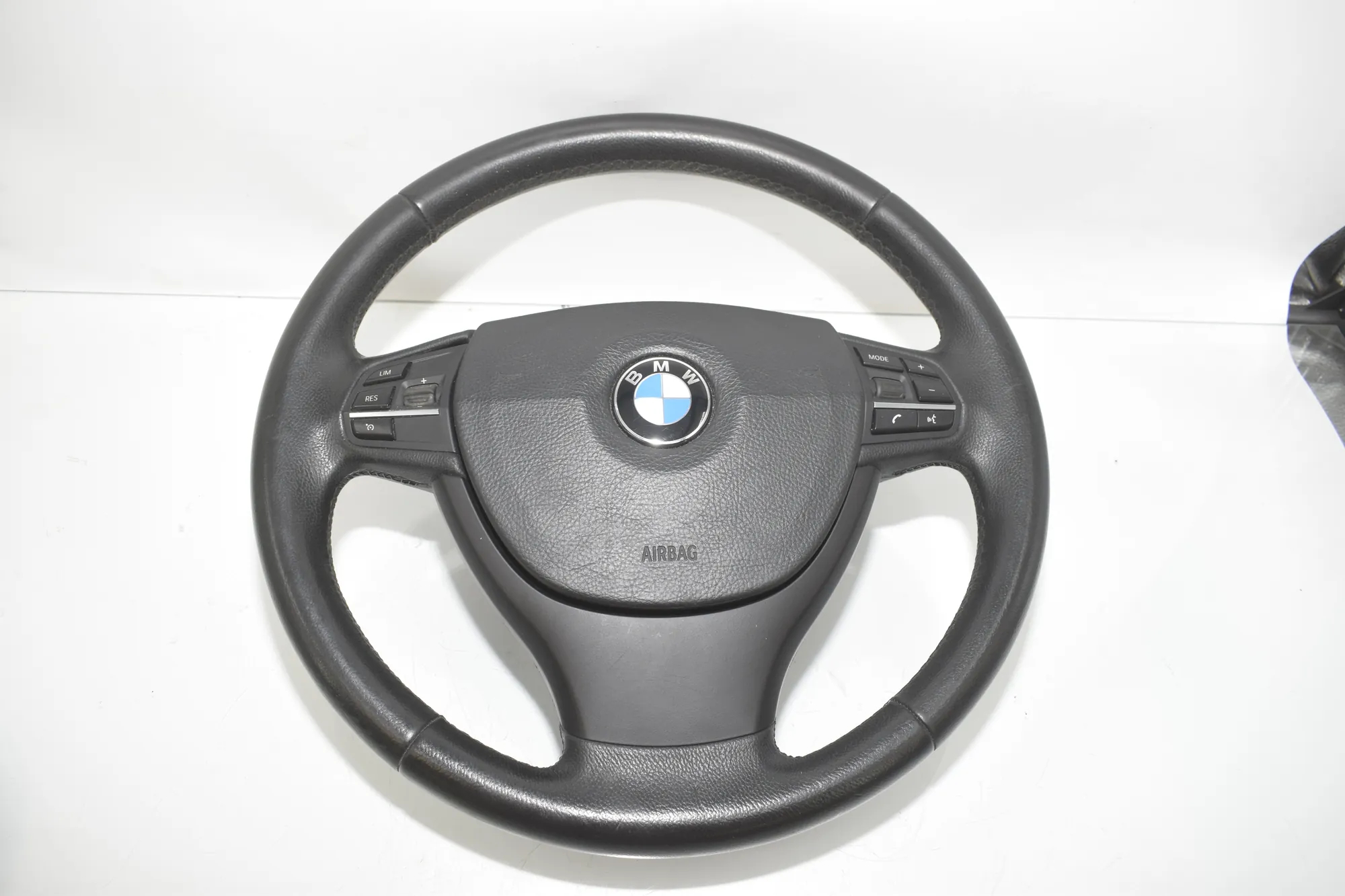 Steering Wheel – OEM 9229480 · BMW 5 Touring (F11) M 550 d xDrive 2016 – 2