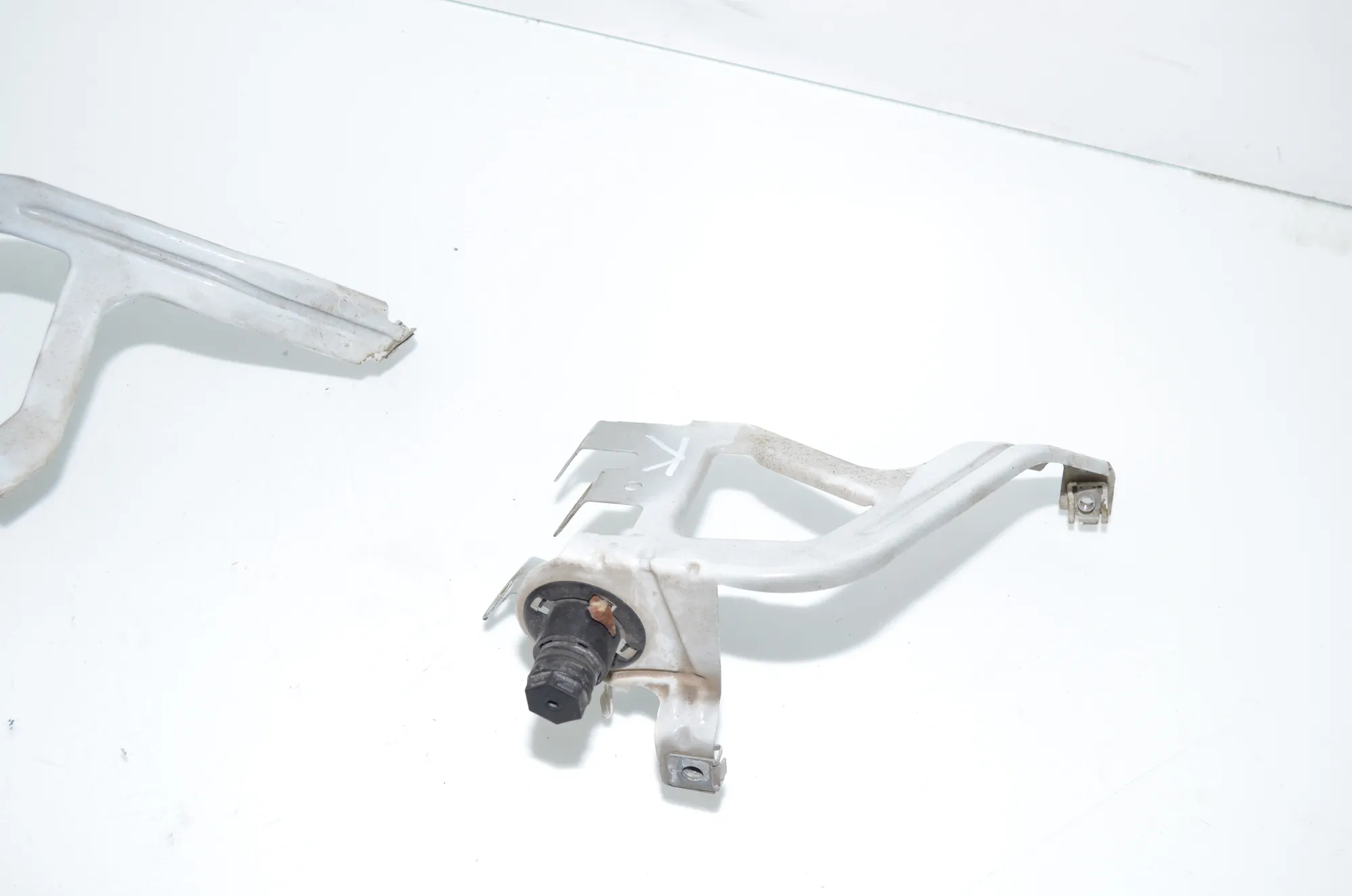 Bracket – OEM 7207209 · BMW 5 Touring (F11) M 550 d xDrive 2016 – 4