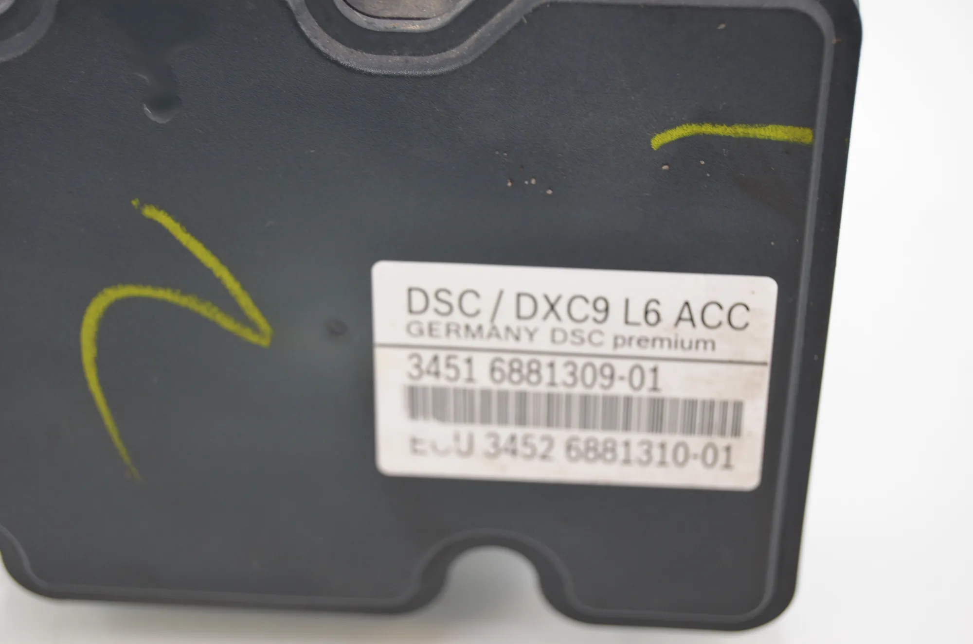 Distance Radar Sensor – OEM 6877096 · BMW 5 Touring (F11) M 550 d xDrive 2016 – 9