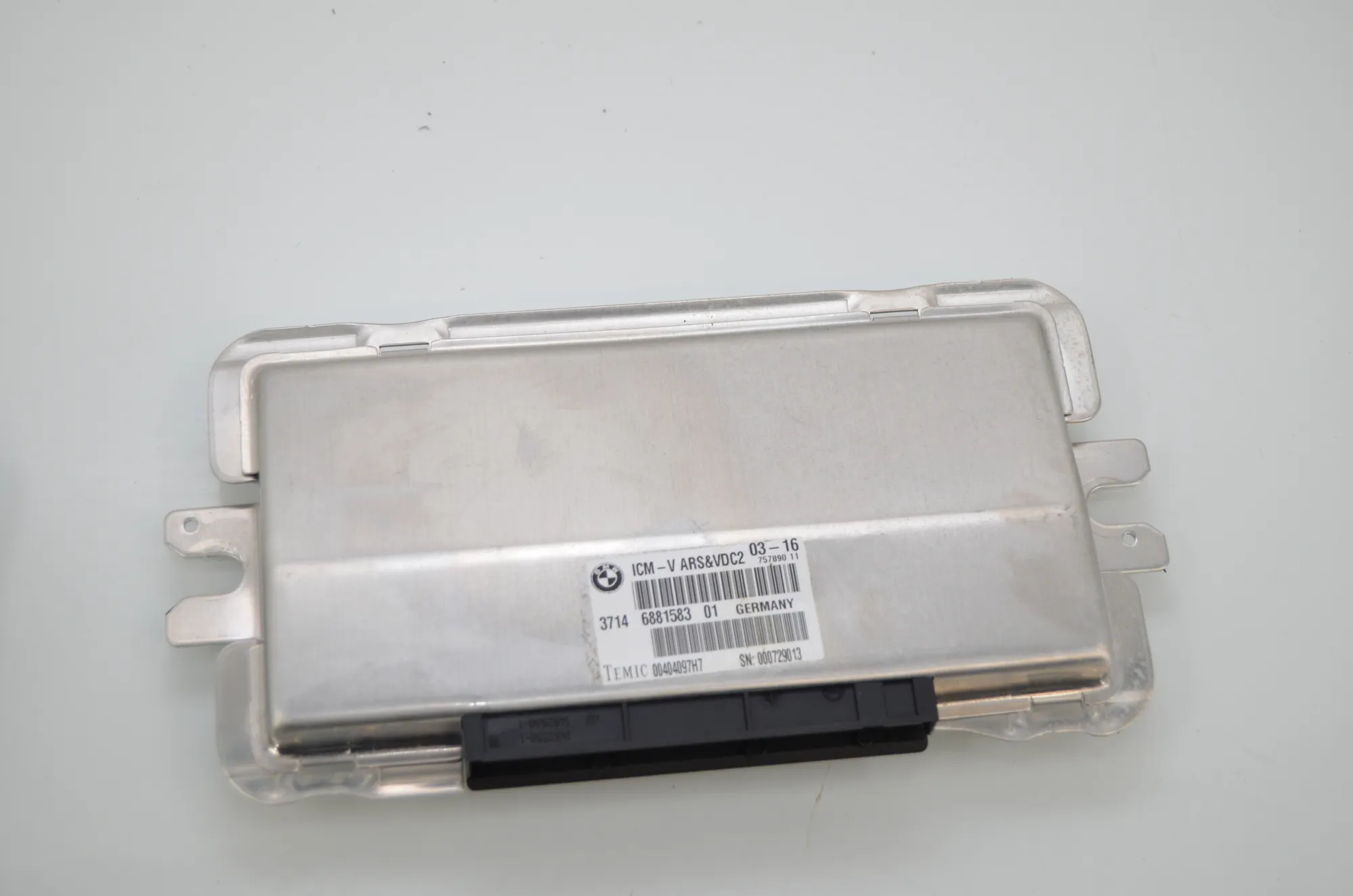Other Control Units – OEM 9393659 · BMW 5 Touring (F11) M 550 d xDrive 2016 – 3