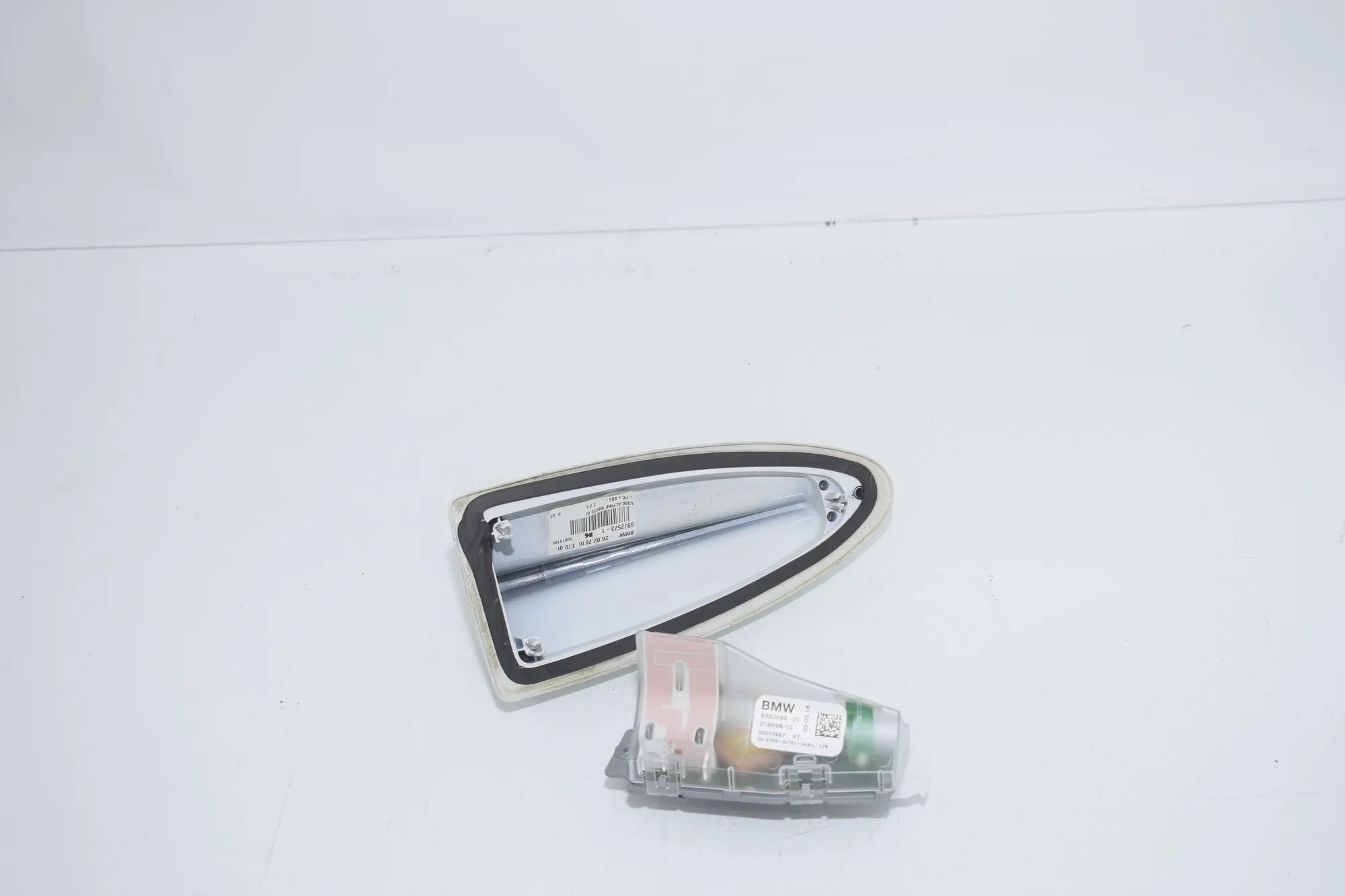 Antenna Trim – OEM 9350089 · BMW 5 Touring (F11) M 550 d xDrive 2016 – 3