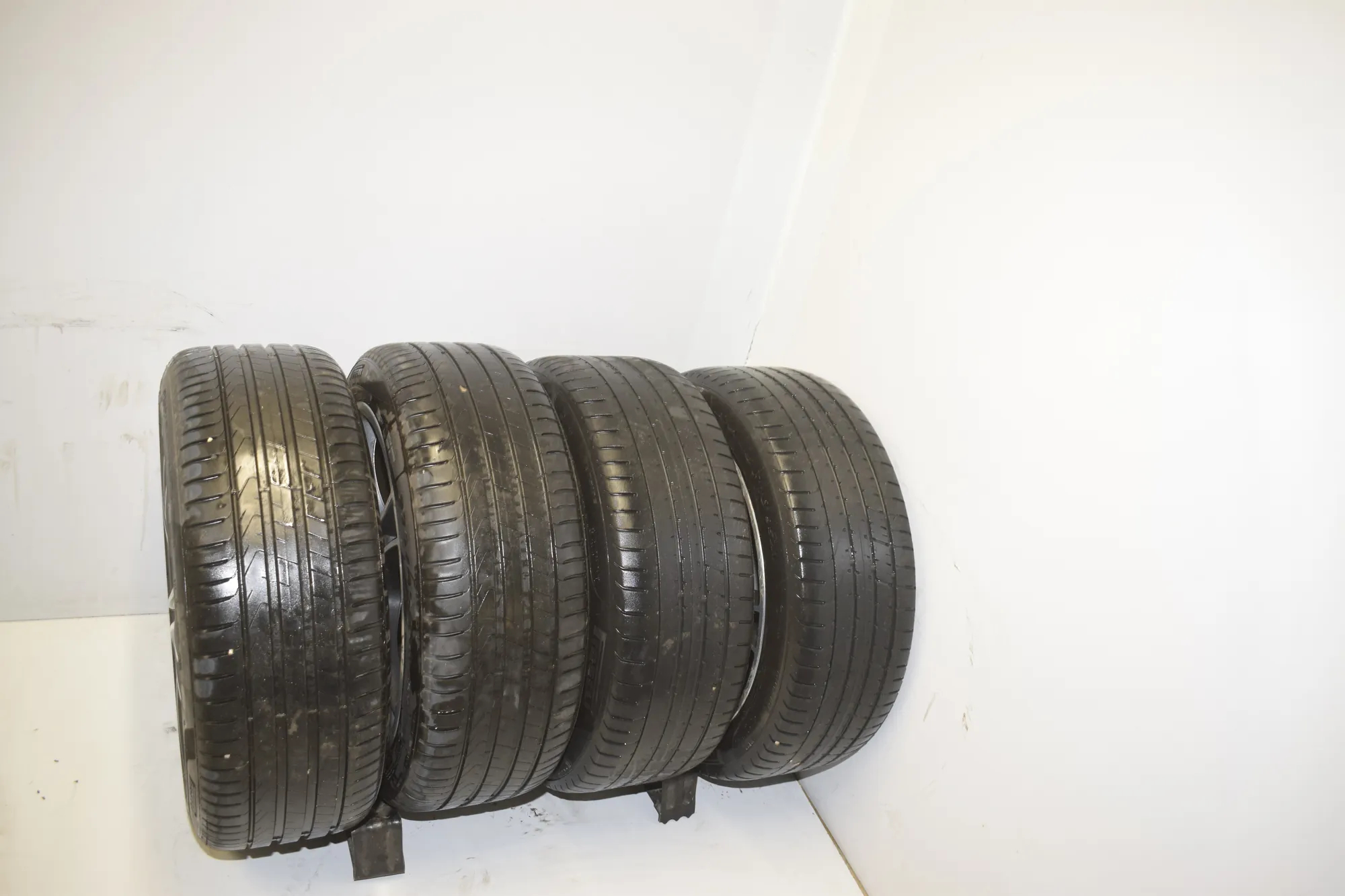 Alloy Wheel Set – OEM 6855092 · BMW 2 Gran Tourer (F46) 220 d xDrive 2016 – 11
