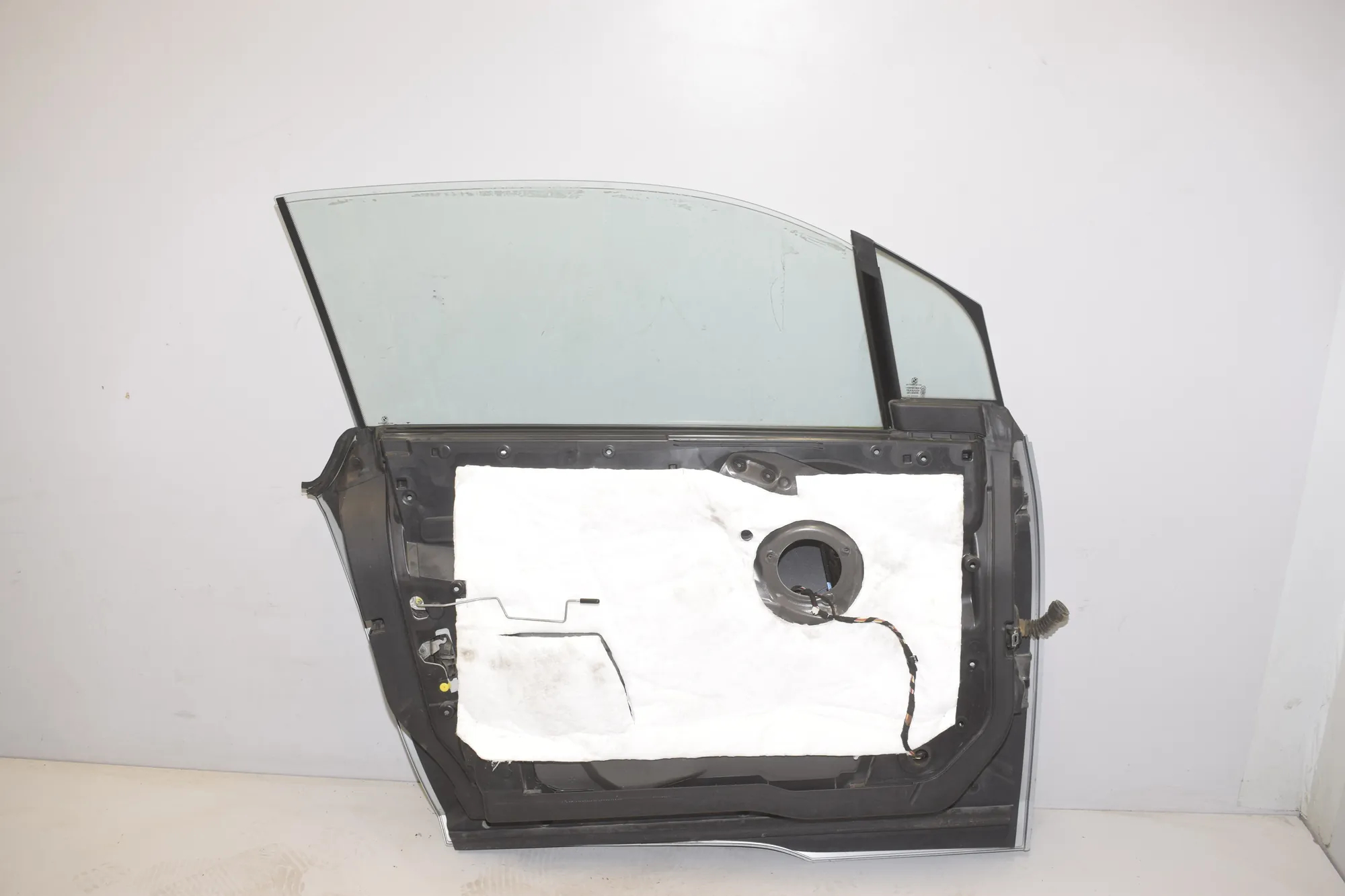 Front Left Door – OEM 000 · BMW i3 (I01) Electric 2014 – 5