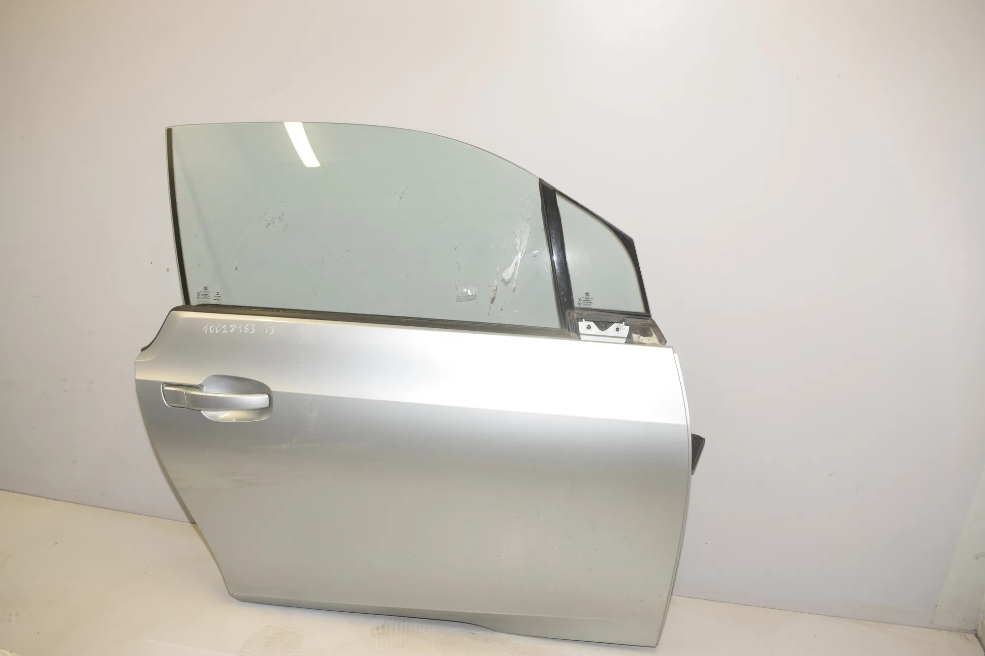 Front Right Door – OEM 000 · BMW i3 (I01) Electric 2014