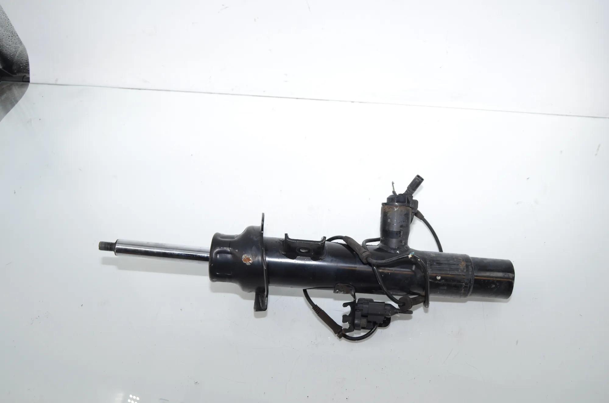 Front Right Shock Absorber – OEM 6874518 · BMW 3 (F30, F80) 330 d 2016 – 3