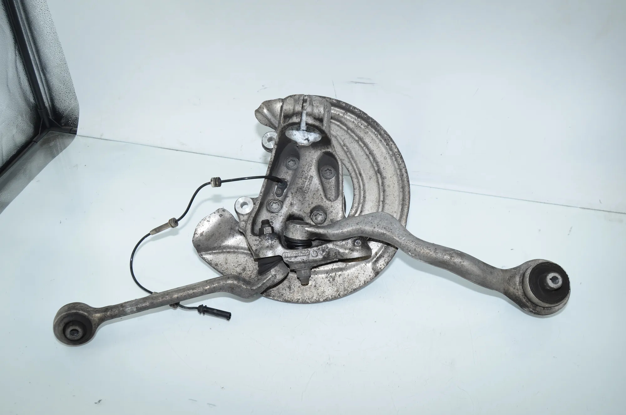 Front Left Wheel Hub – OEM 6792287 · BMW 3 (F30, F80) 330 d 2016 – 3