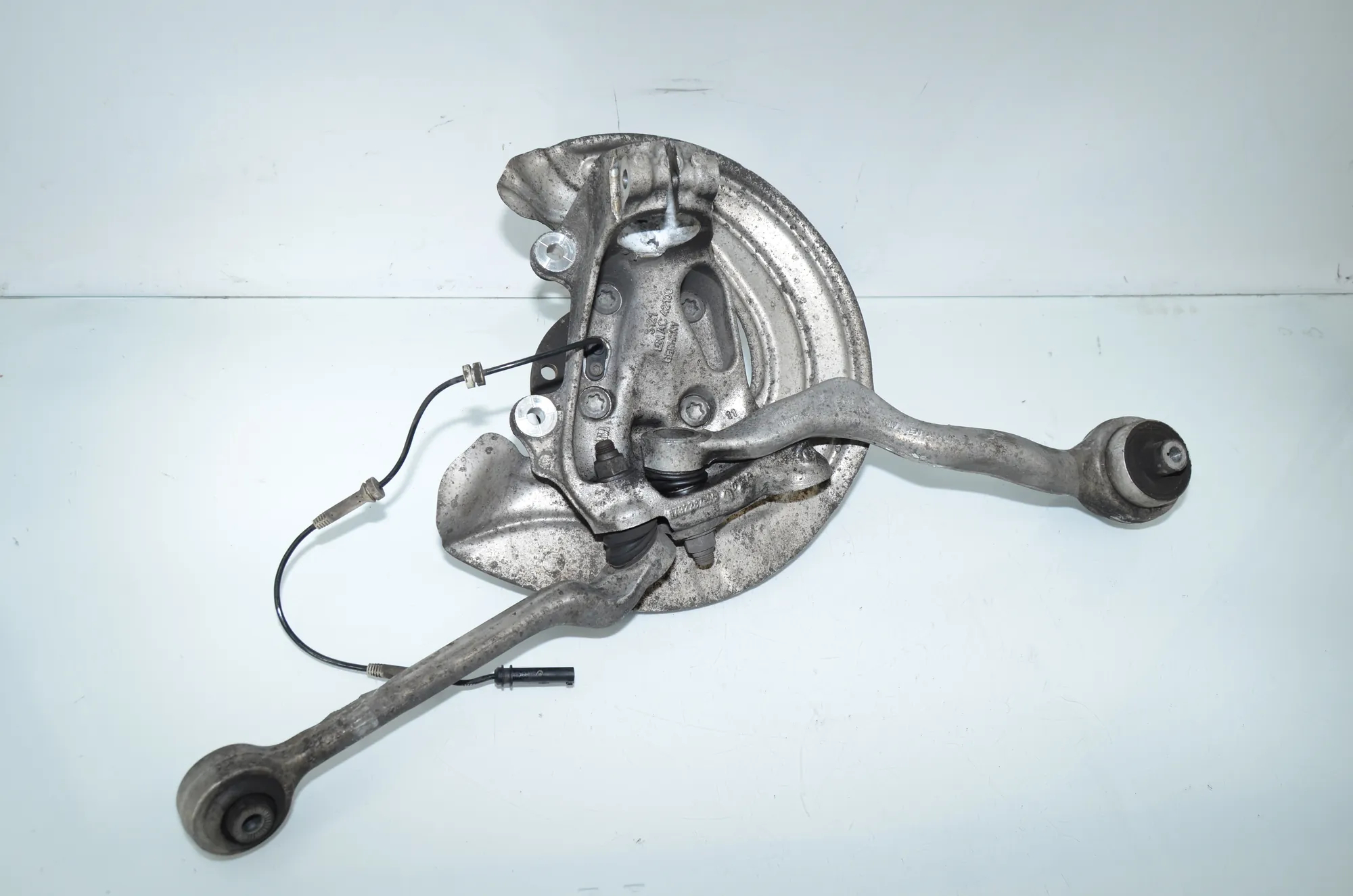 Front Left Wheel Hub – OEM 6792287 · BMW 3 (F30, F80) 330 d 2016 – 4