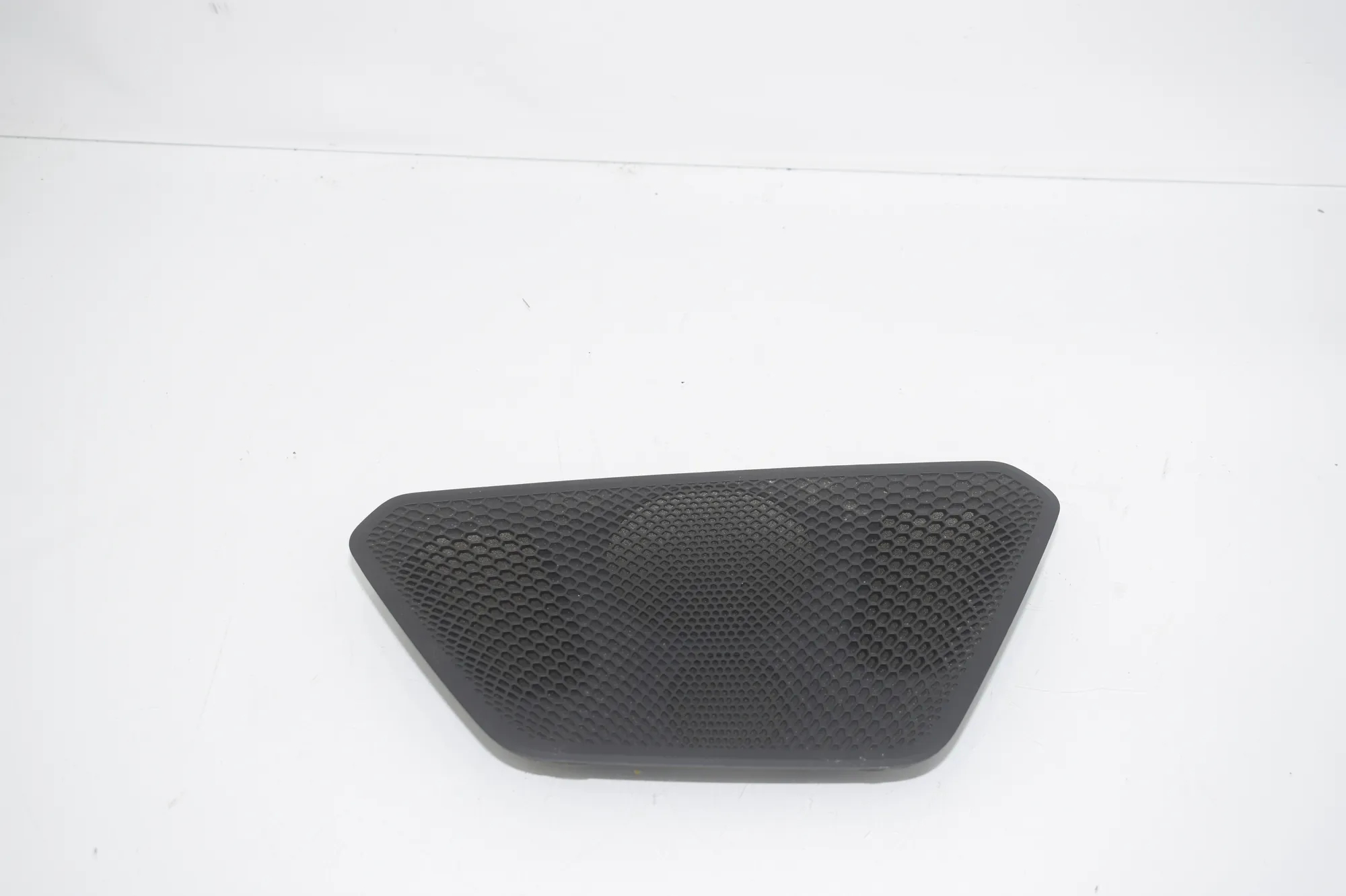 Loudspeaker Cover – OEM 8354200 · BMW 3 Touring (G21) (2019 - -) 320 d 2019