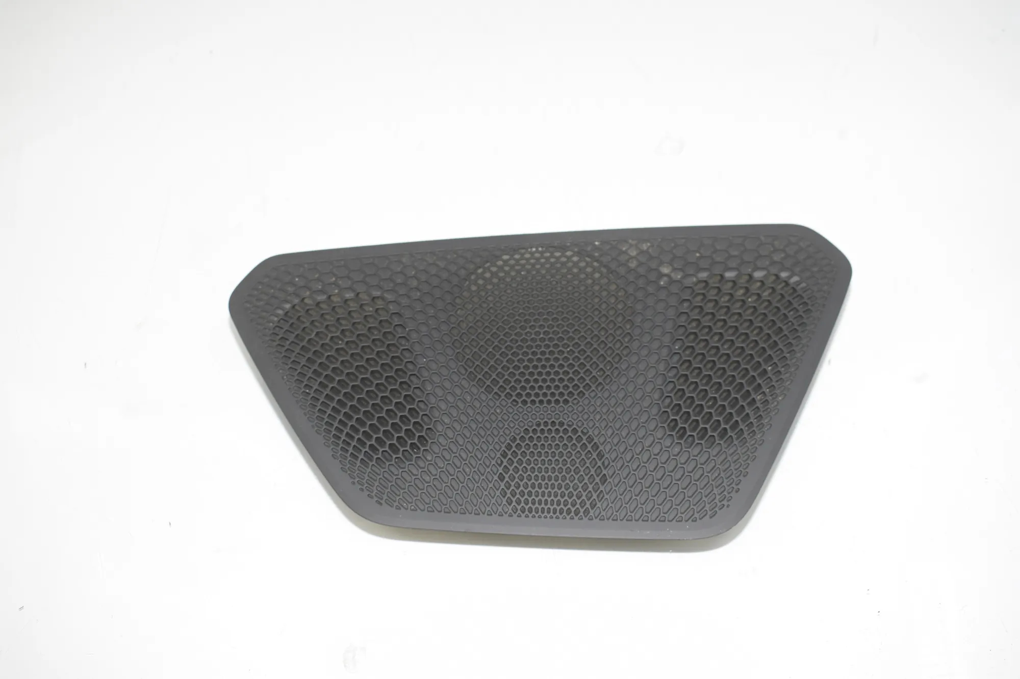Loudspeaker Cover – OEM 8354200 · BMW 3 Touring (G21) (2019 - -) 320 d 2019 – 3
