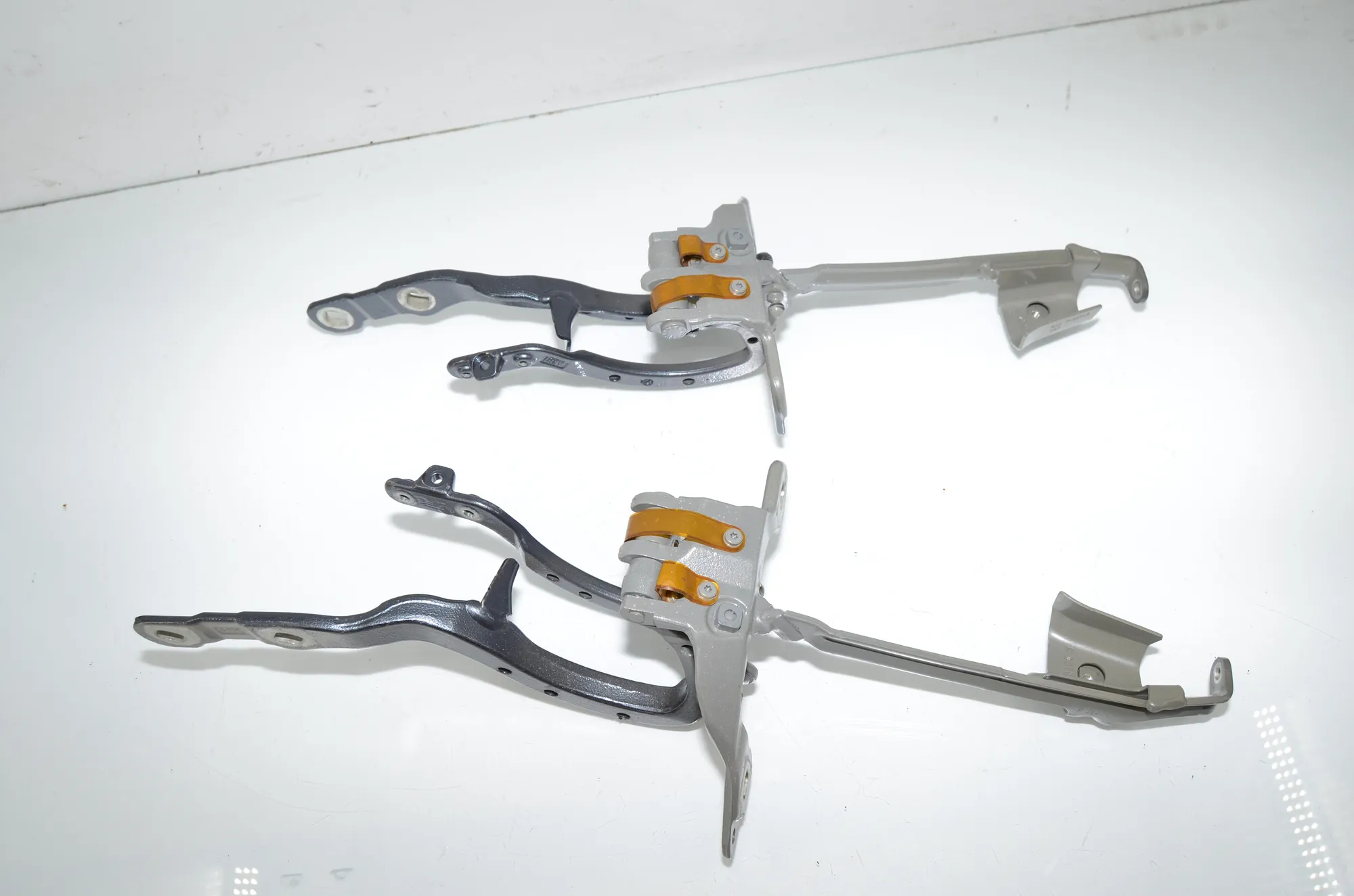 Left Side Bootlid Hinge – OEM 7453405 · BMW 3 Touring (G21) (2019 - -) 320 d 2019 – 3