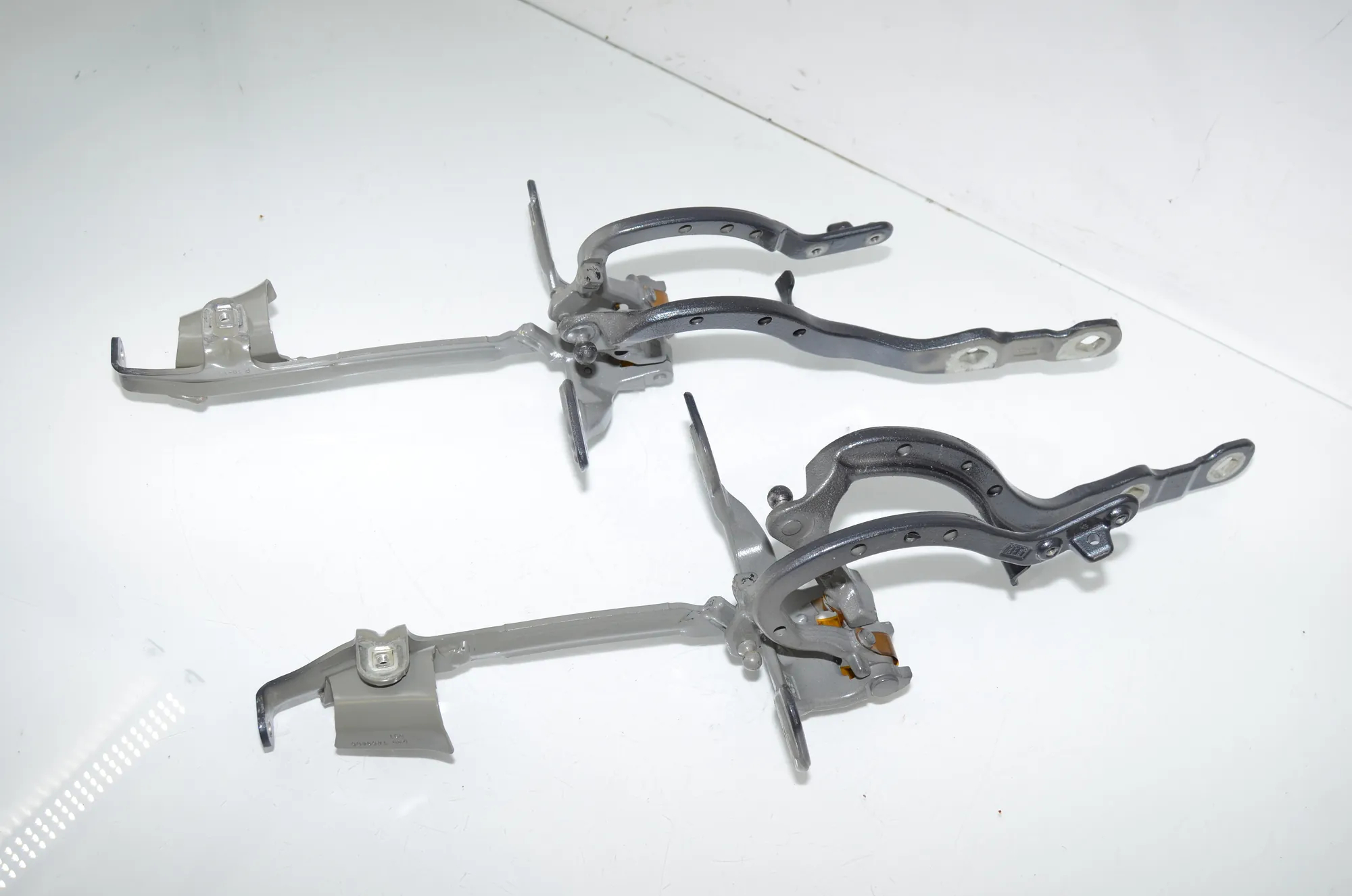 Left Side Bootlid Hinge – OEM 7453405 · BMW 3 Touring (G21) (2019 - -) 320 d 2019