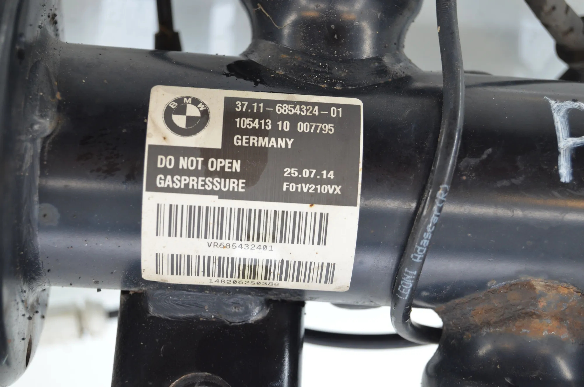 Front Right Shock Absorber – OEM 6854324 · BMW 5 Gran Turismo (F07) 535 d xDrive 2014 – 4