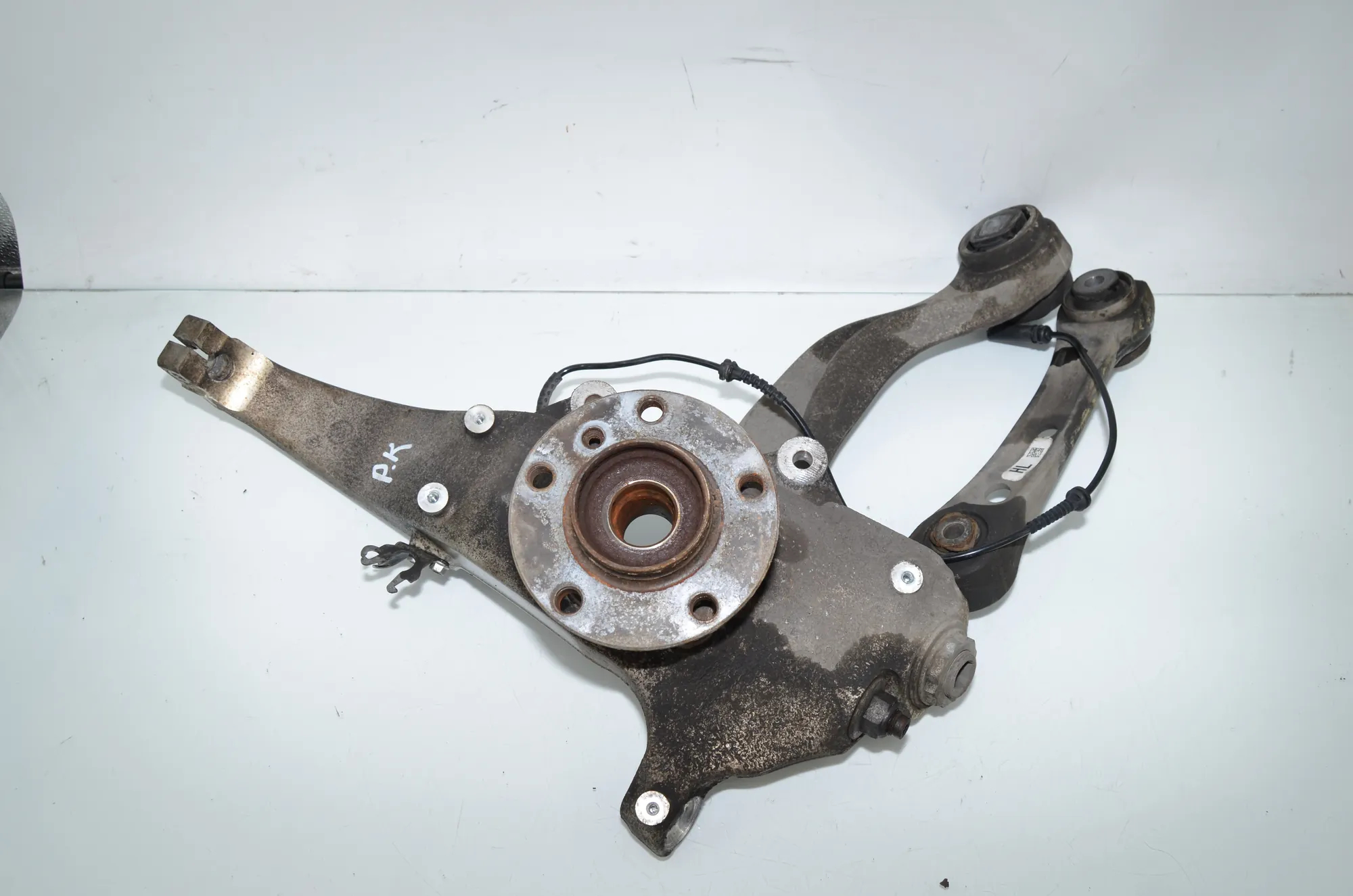 Front Left Wheel Hub – OEM 6777749 · BMW 5 Gran Turismo (F07) 535 d xDrive 2014