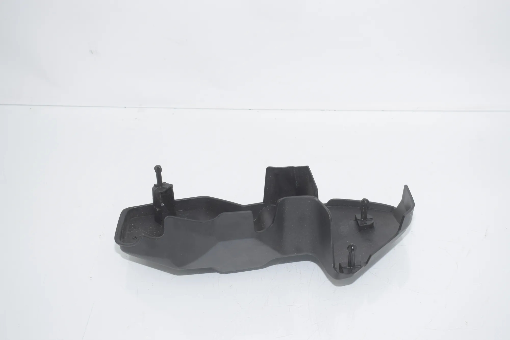 Fuse Box Cover – OEM 8599279 · BMW 3 Touring (G21) BMW 3 Touring (G21) 318 d 2019 – 3