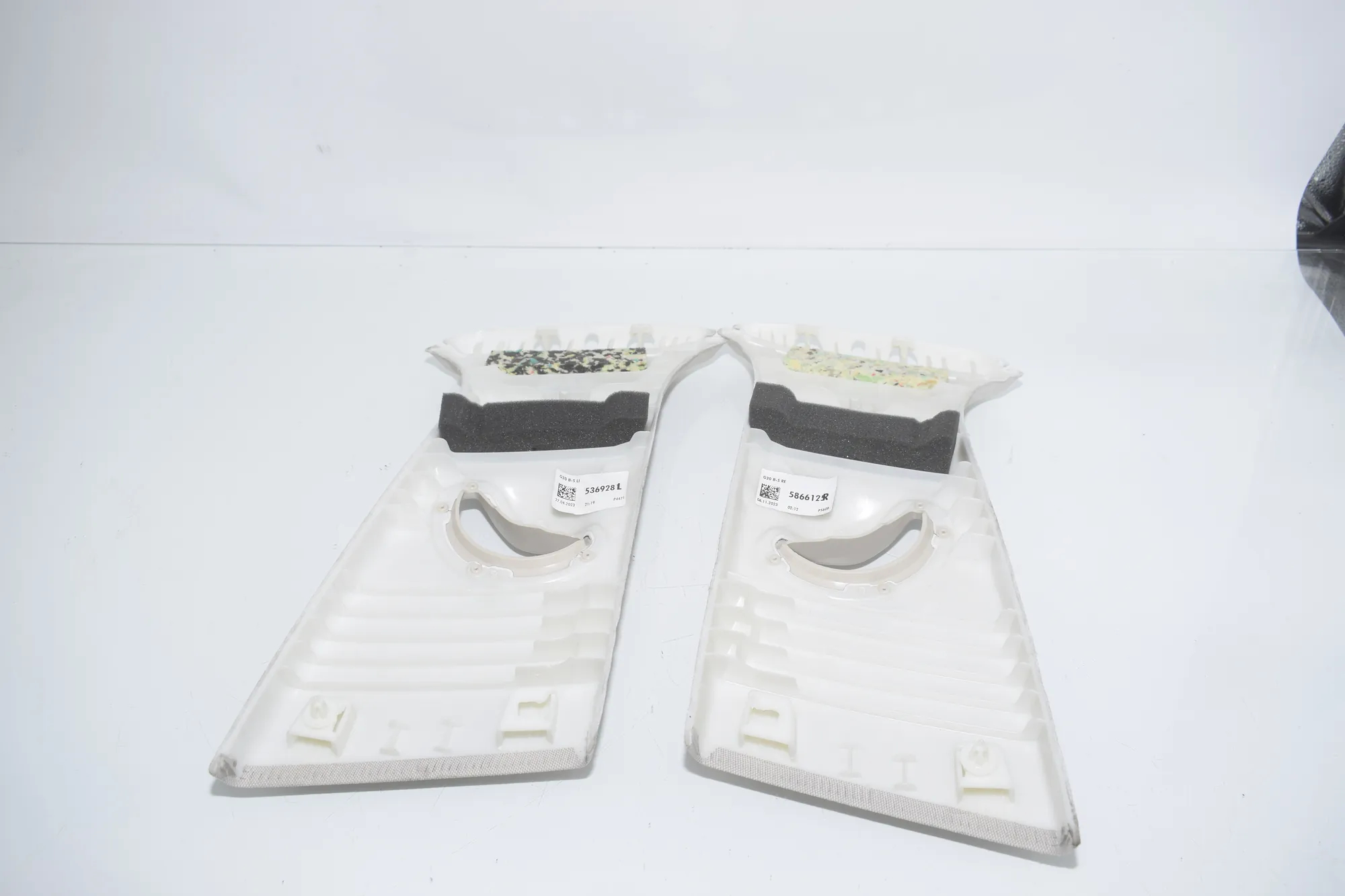 Left Side B Pillar Trim – OEM 7433241 · BMW 3 (G20, G28) BMW 3 (G20, G28) 3 (G20) 318 d 2019 – 3