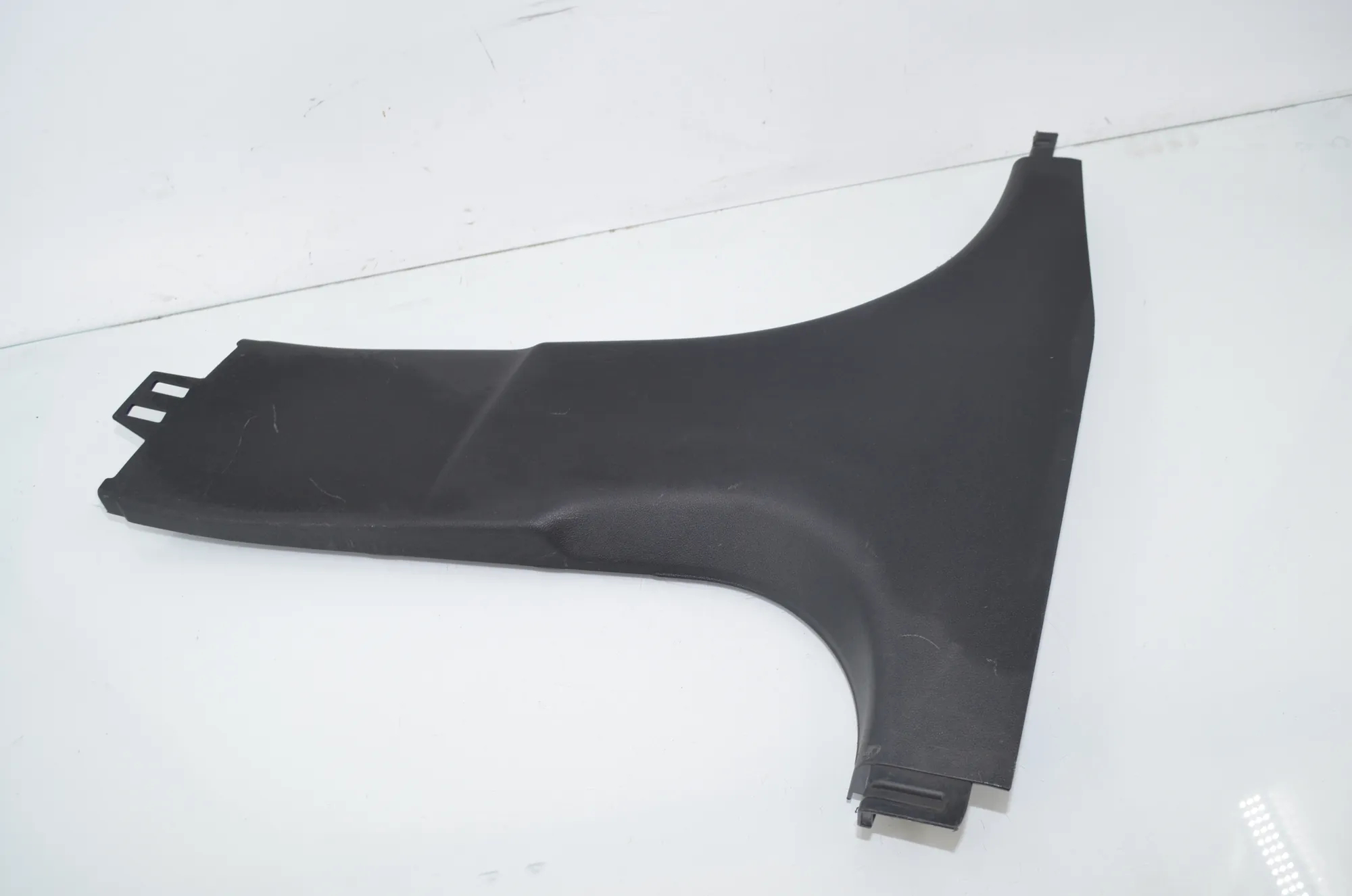 Left Side B Pillar Trim – OEM 7433243 · BMW 3 Touring (G21) BMW 3 Touring (G21) 320 d 2020