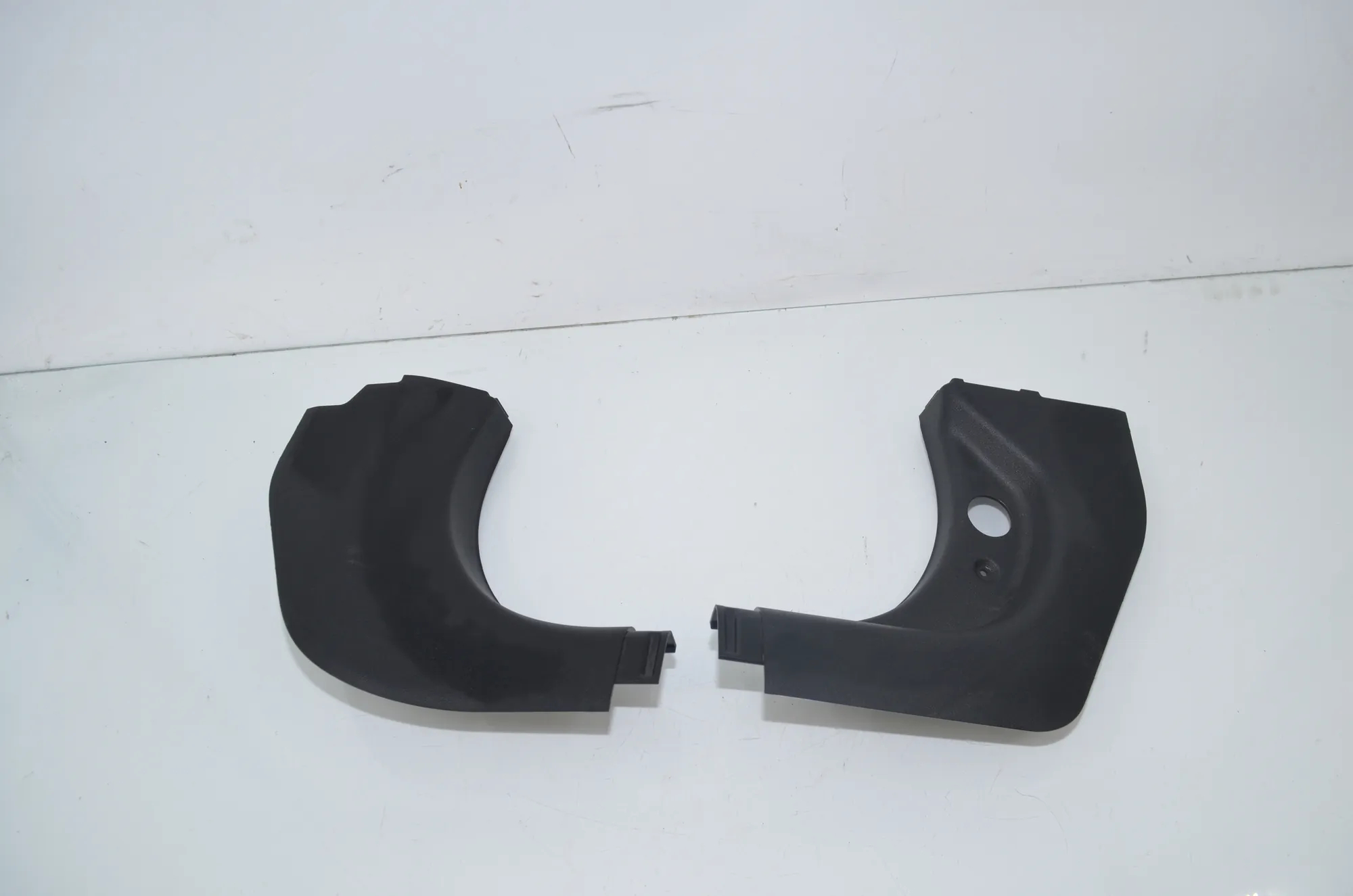 Front Right Interior Step Trim – OEM 7446427 · BMW 3 Touring (G21) BMW 3 Touring (G21) 320 d 2020